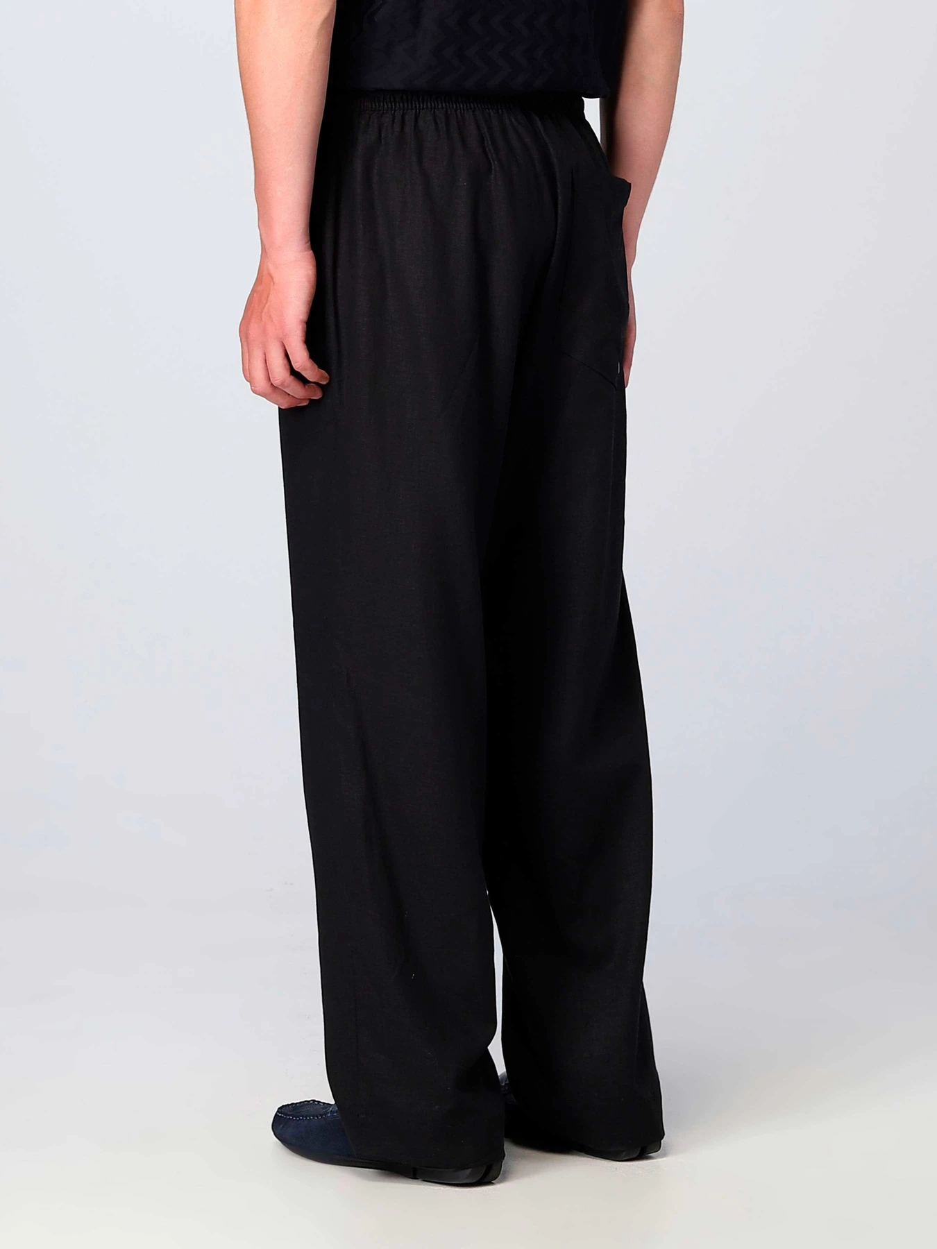 Брюки Emporio Armani модель 211863-3R467-00020 Брюки Emporio Armani модель 211863-3R467-00020 Фото