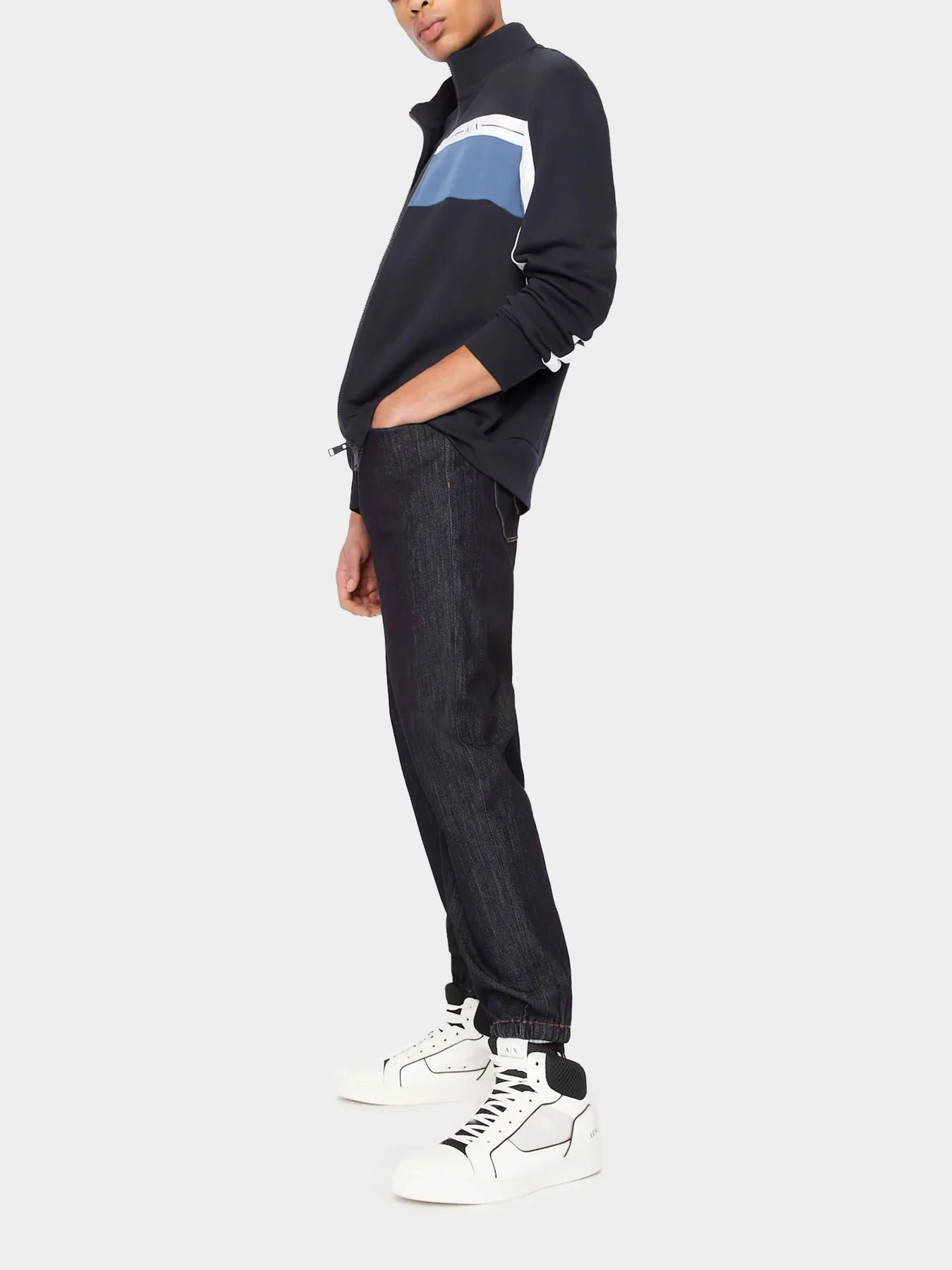 Худи и свитшоты Armani Exchange модель 3RZMFC-ZJDEZ-85CE Худи и свитшоты Armani Exchange модель 3RZMFC-ZJDEZ-85CE Фото