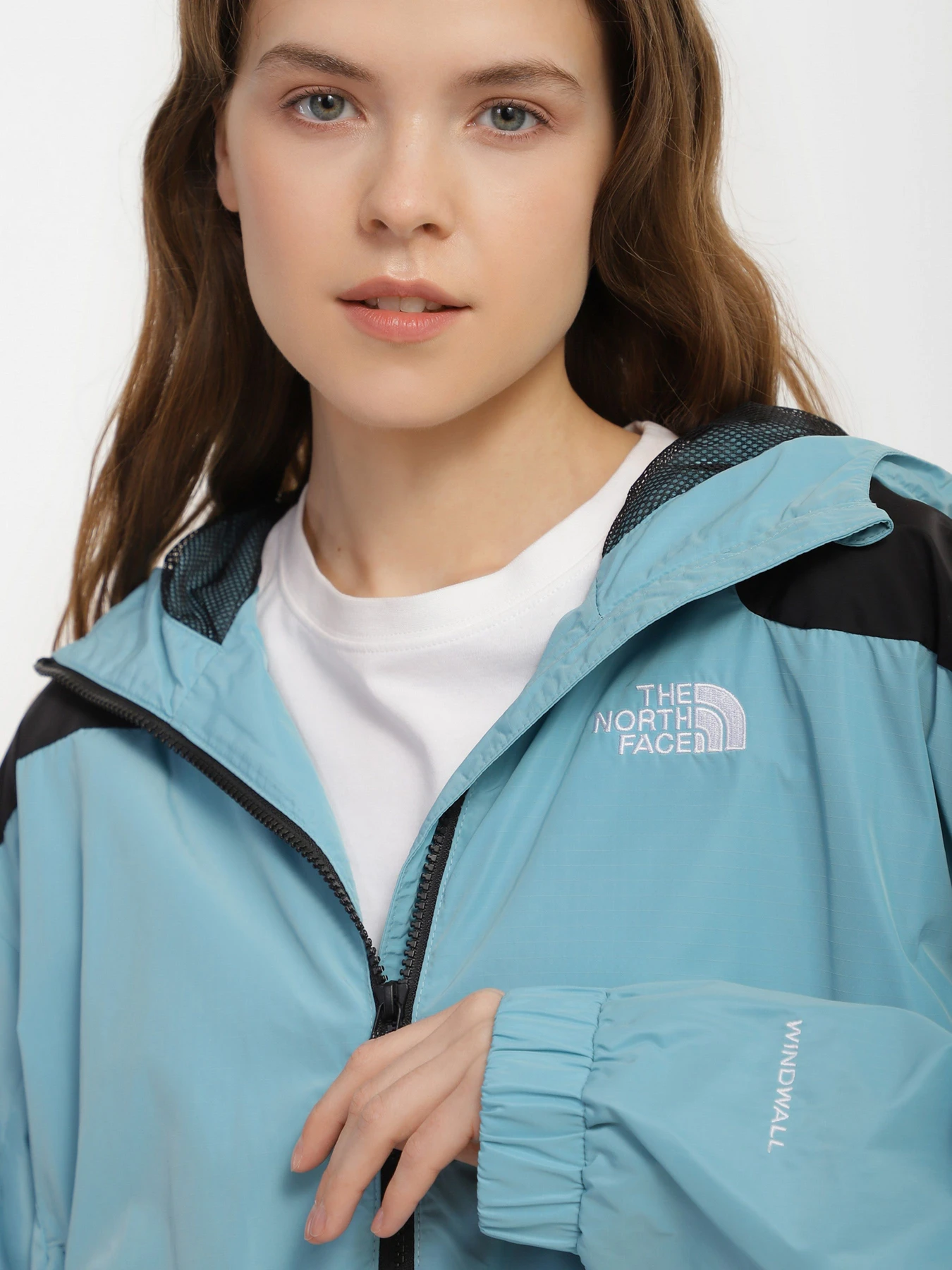 Куртки и дубленки The North Face модель NF0A8235LV21 Фото