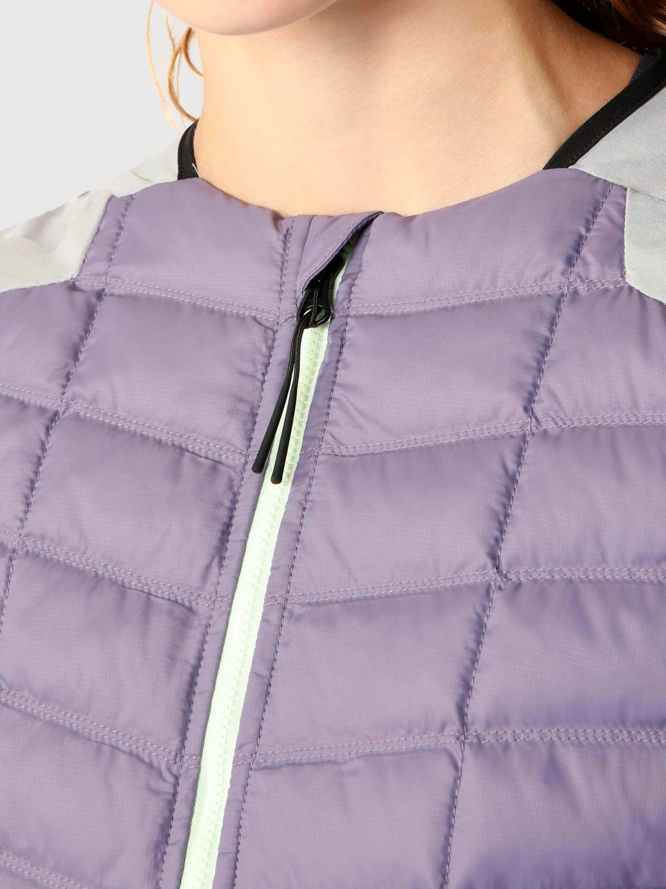 Куртки и дубленки The North Face модель NF0A8255IJ11 Куртки и дубленки The North Face модель NF0A8255IJ11 Фото