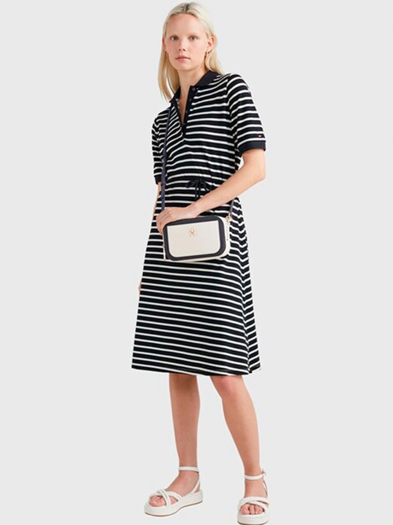 Сумки Tommy Hilfiger модель AW0AW14464-AC0 Сумки Tommy Hilfiger модель AW0AW14464-AC0 Фото