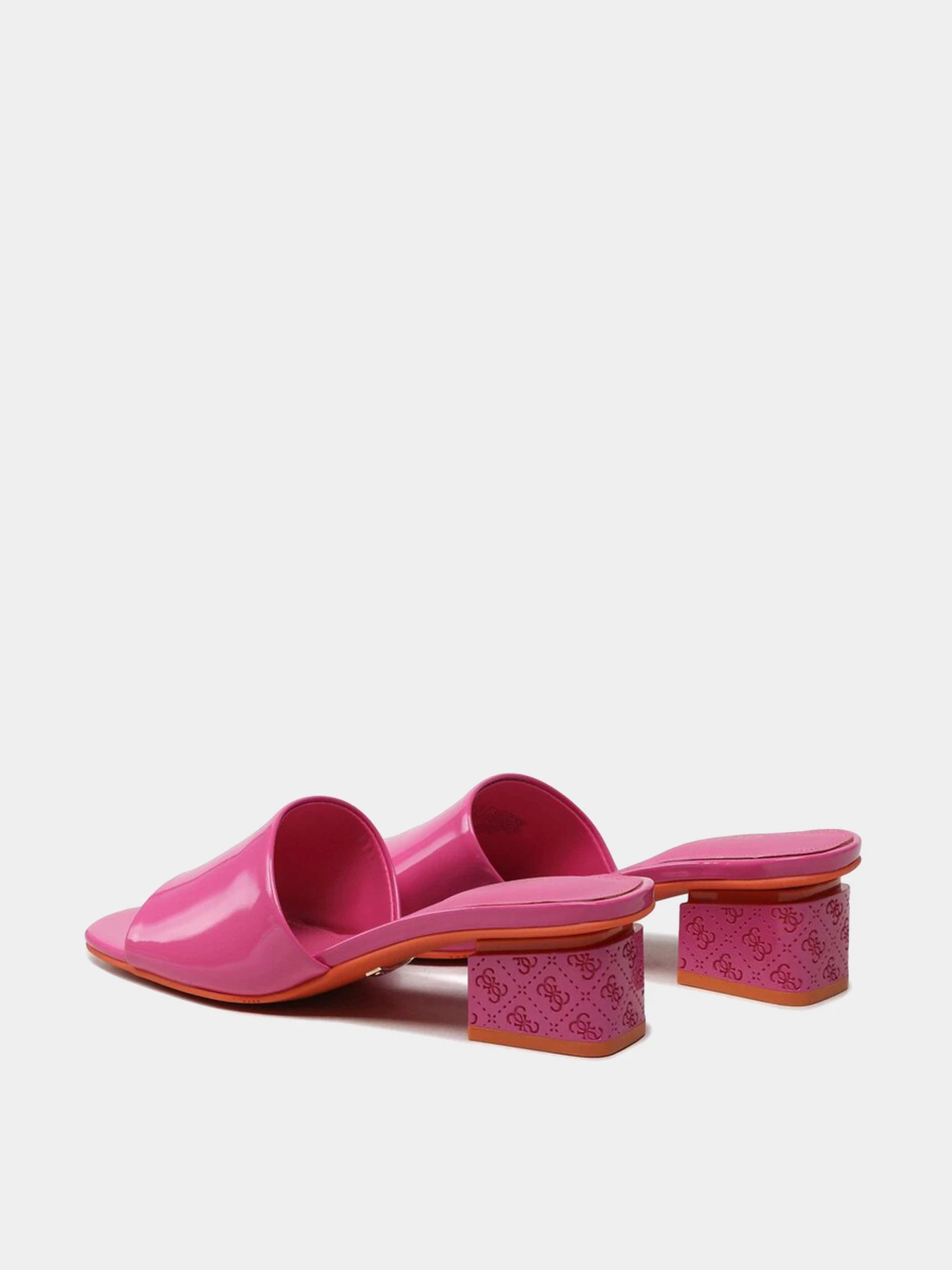 Шлёпанцы GUESS модель FL6Y2R-PAF03-FUXIA Шлёпанцы GUESS модель FL6Y2R-PAF03-FUXIA Фото