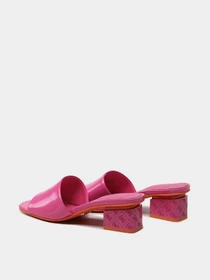 Шлёпанцы GUESS модель FL6Y2R-PAF03-FUXIA Фото