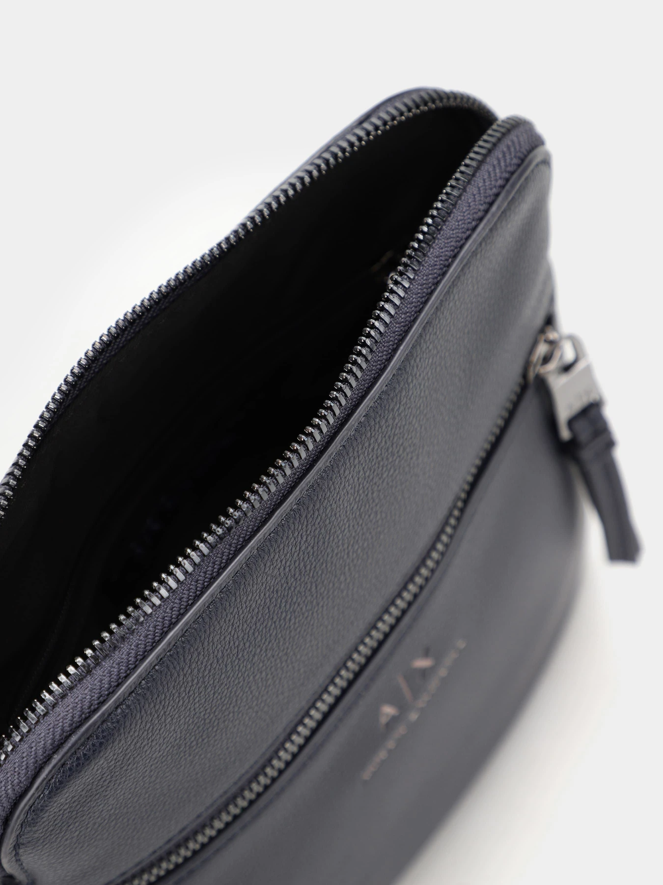 Сумки Armani Exchange модель 952391-CC830-00335 Фото