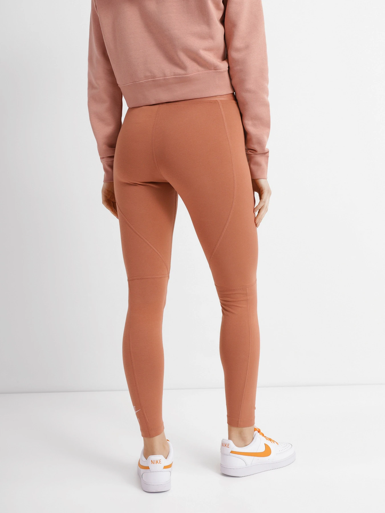 Брюки NIKE модель DM6065-215 Брюки NIKE модель DM6065-215 Фото