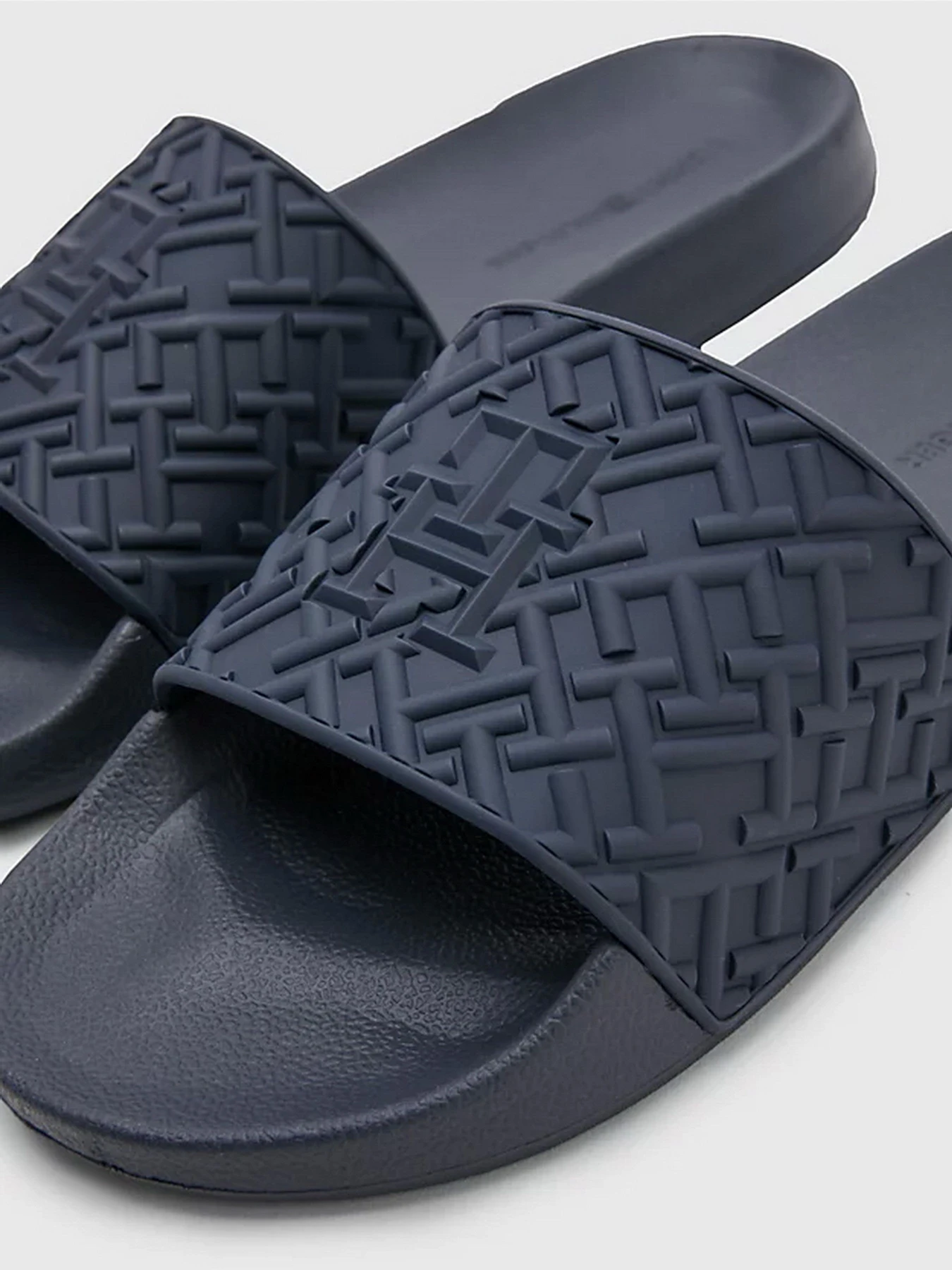 Шлёпанцы Tommy Hilfiger модель FM0FM04464-DW5 Фото