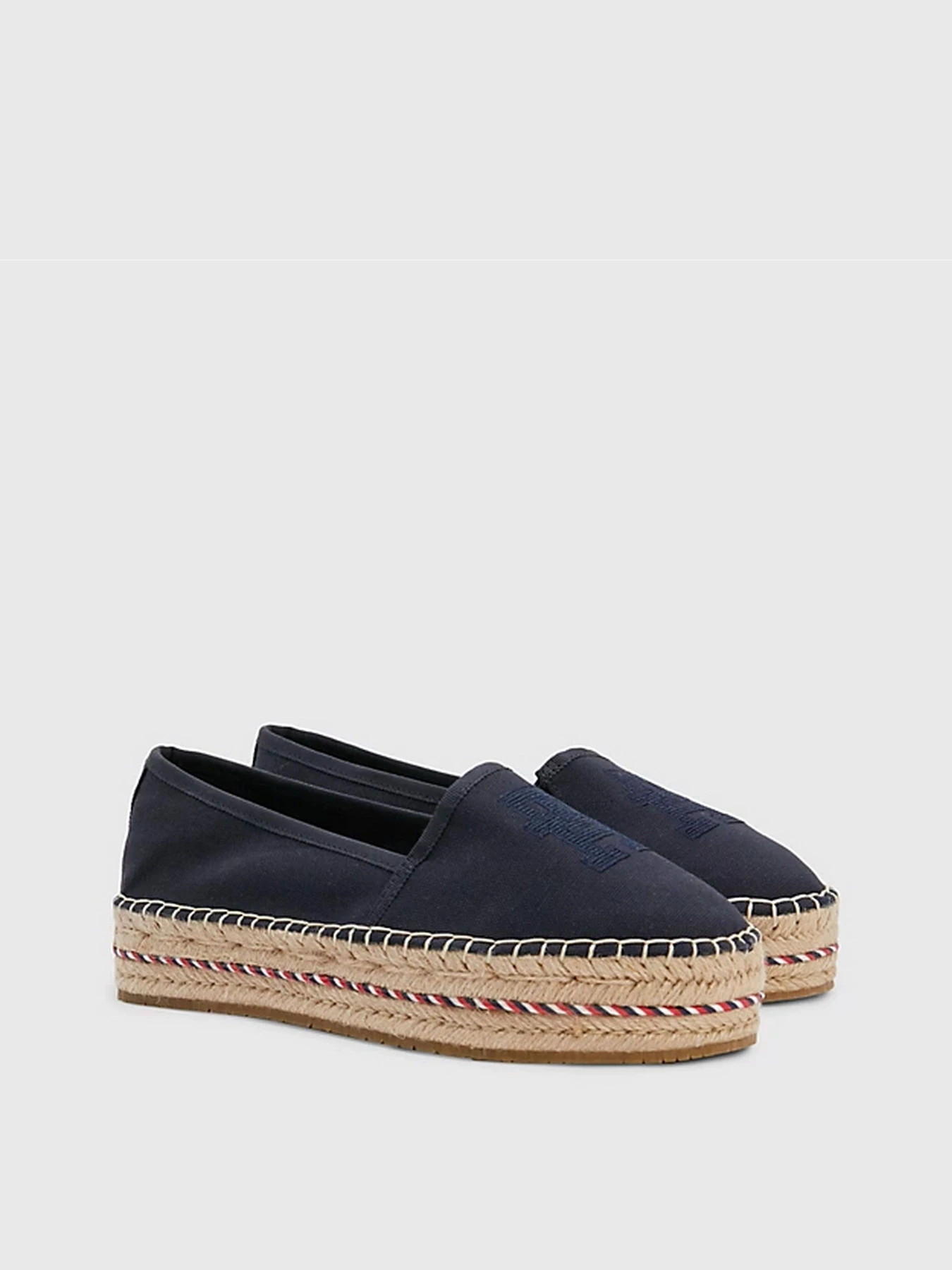 Слипоны и мокасины Tommy Hilfiger модель FW0FW07014-DW6 Слипоны и мокасины Tommy Hilfiger модель FW0FW07014-DW6 Фото
