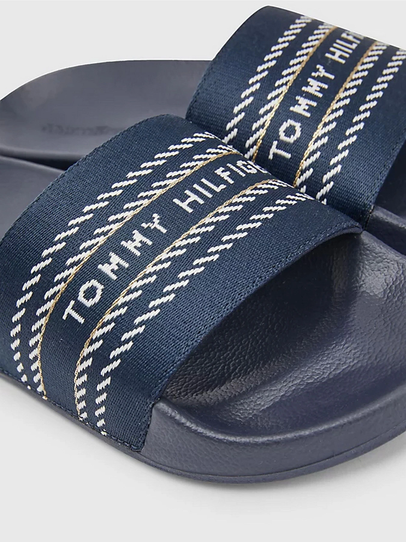 Шлёпанцы Tommy Hilfiger модель FW0FW07153-DW6 Фото
