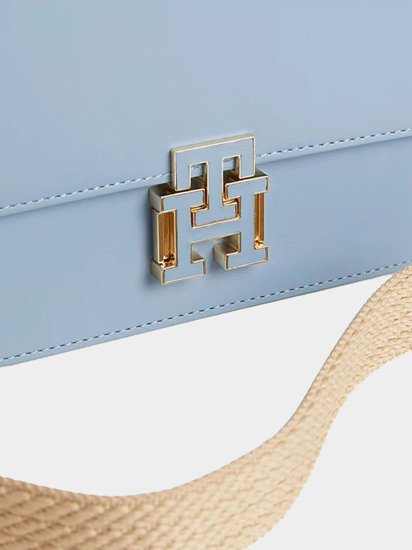 Сумки Tommy Hilfiger модель AW0AW14449-C1Z Сумки Tommy Hilfiger модель AW0AW14449-C1Z Фото