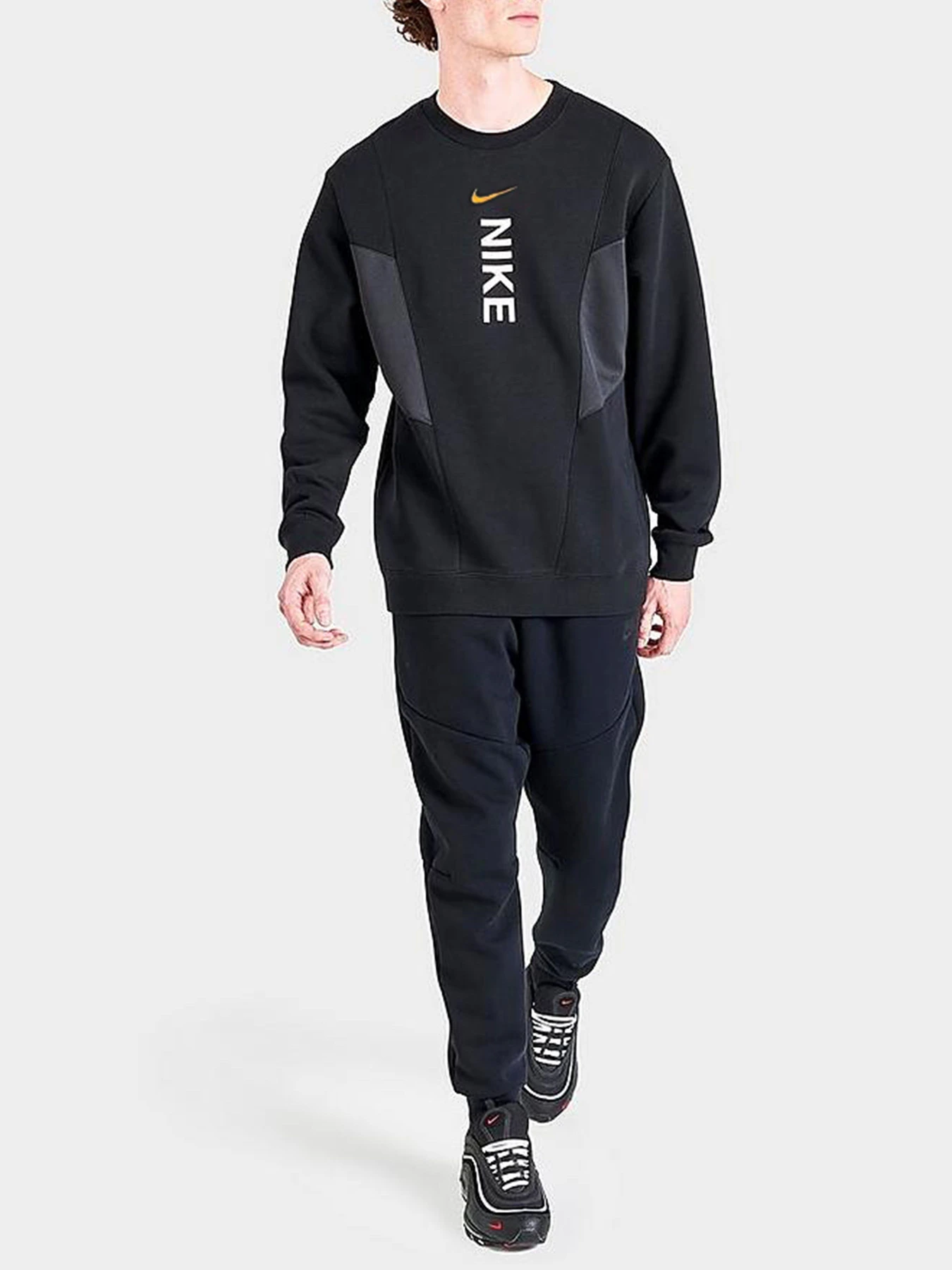 Худи и свитшоты NIKE модель DV2329-011 Худи и свитшоты NIKE модель DV2329-011 Фото