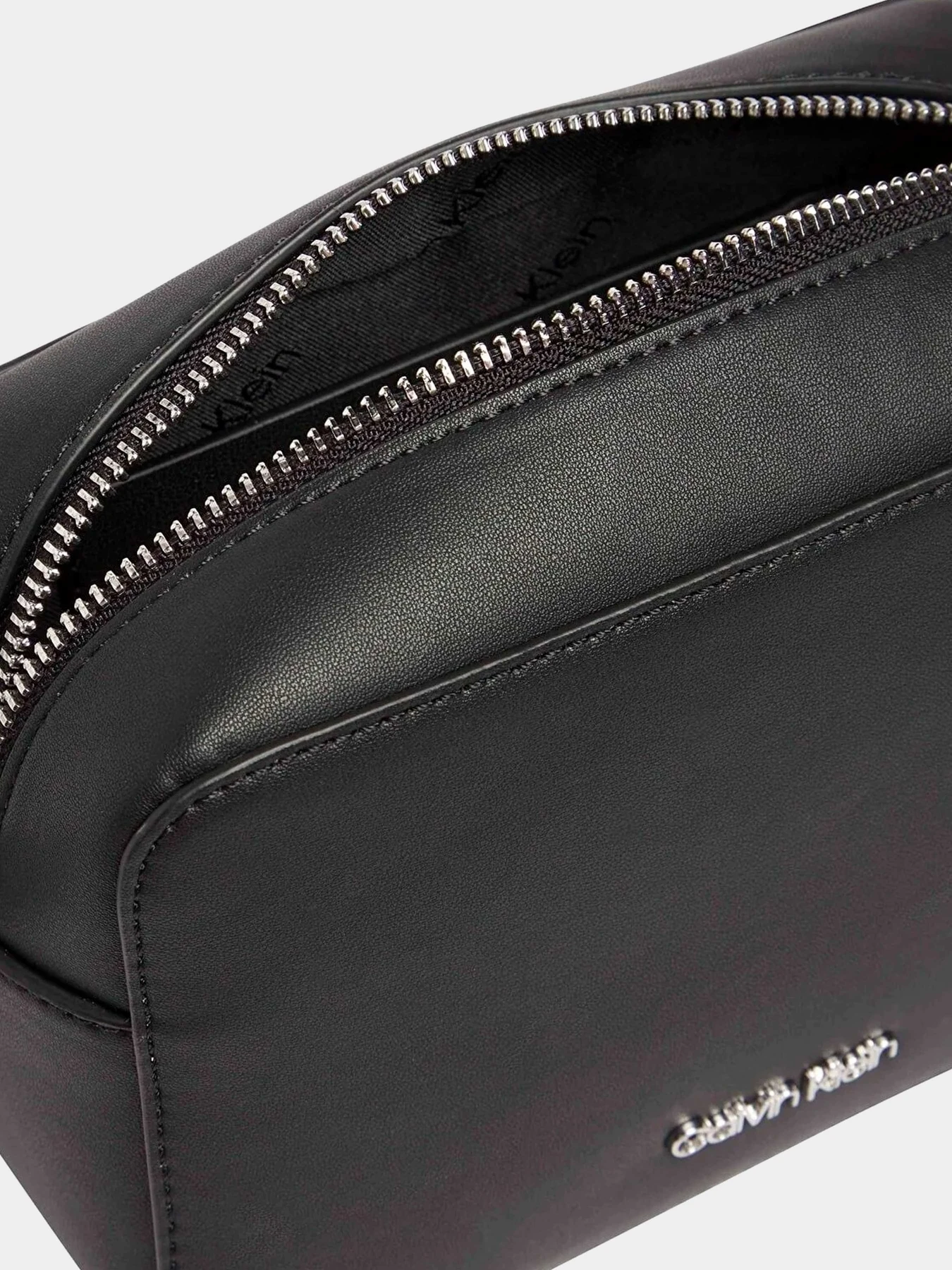 Сумки Calvin Klein модель K60K610293-BAX Сумки Calvin Klein модель K60K610293-BAX Фото