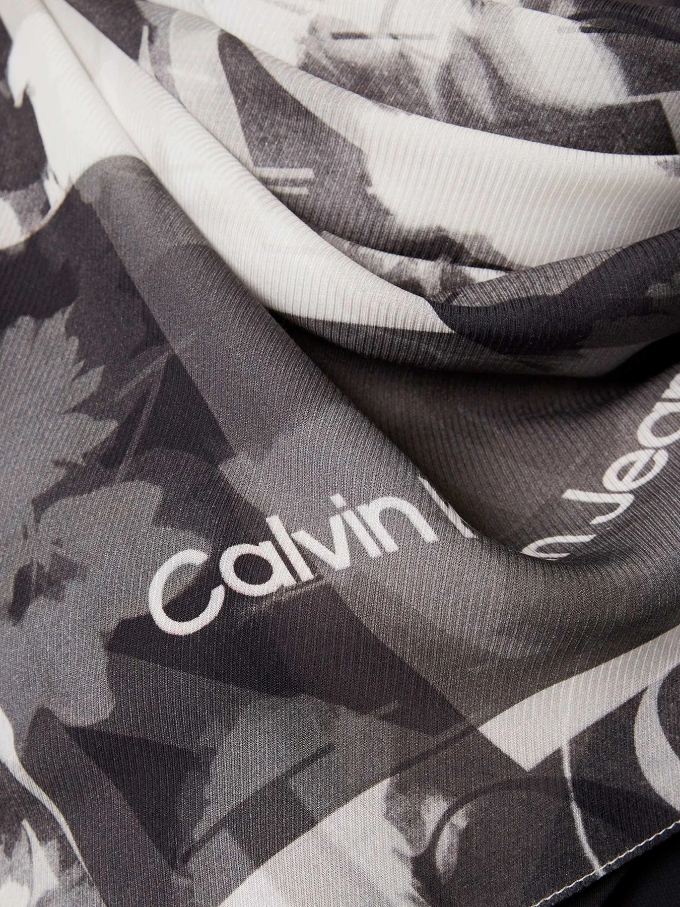 Шарфы и платки Calvin Klein модель K60K610379-0GN Фото