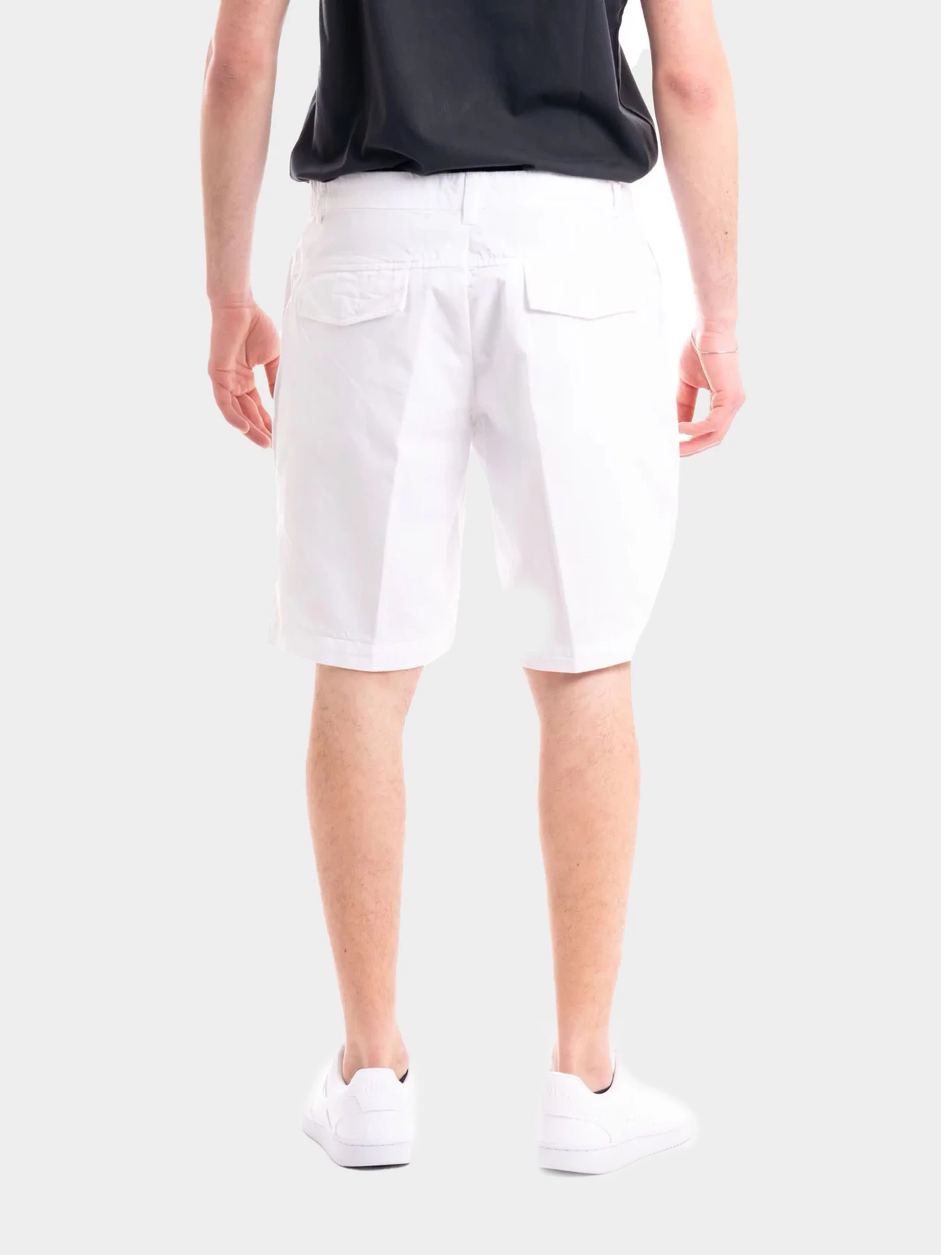 Шорты Emporio Armani модель 211824-3R471-00010 Шорты Emporio Armani модель 211824-3R471-00010 Фото