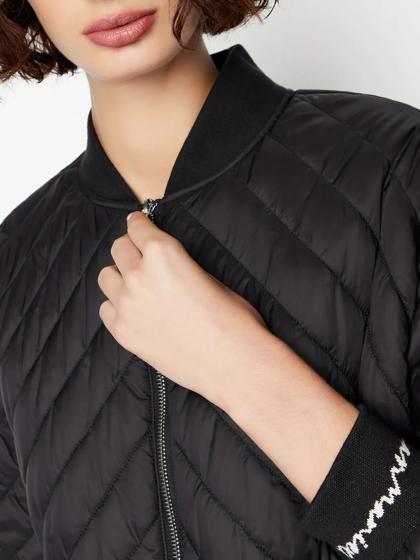 Куртки и дубленки Armani Exchange модель 6RYK03-YNVUZ-1200 Куртки и дубленки Armani Exchange модель 6RYK03-YNVUZ-1200 Фото