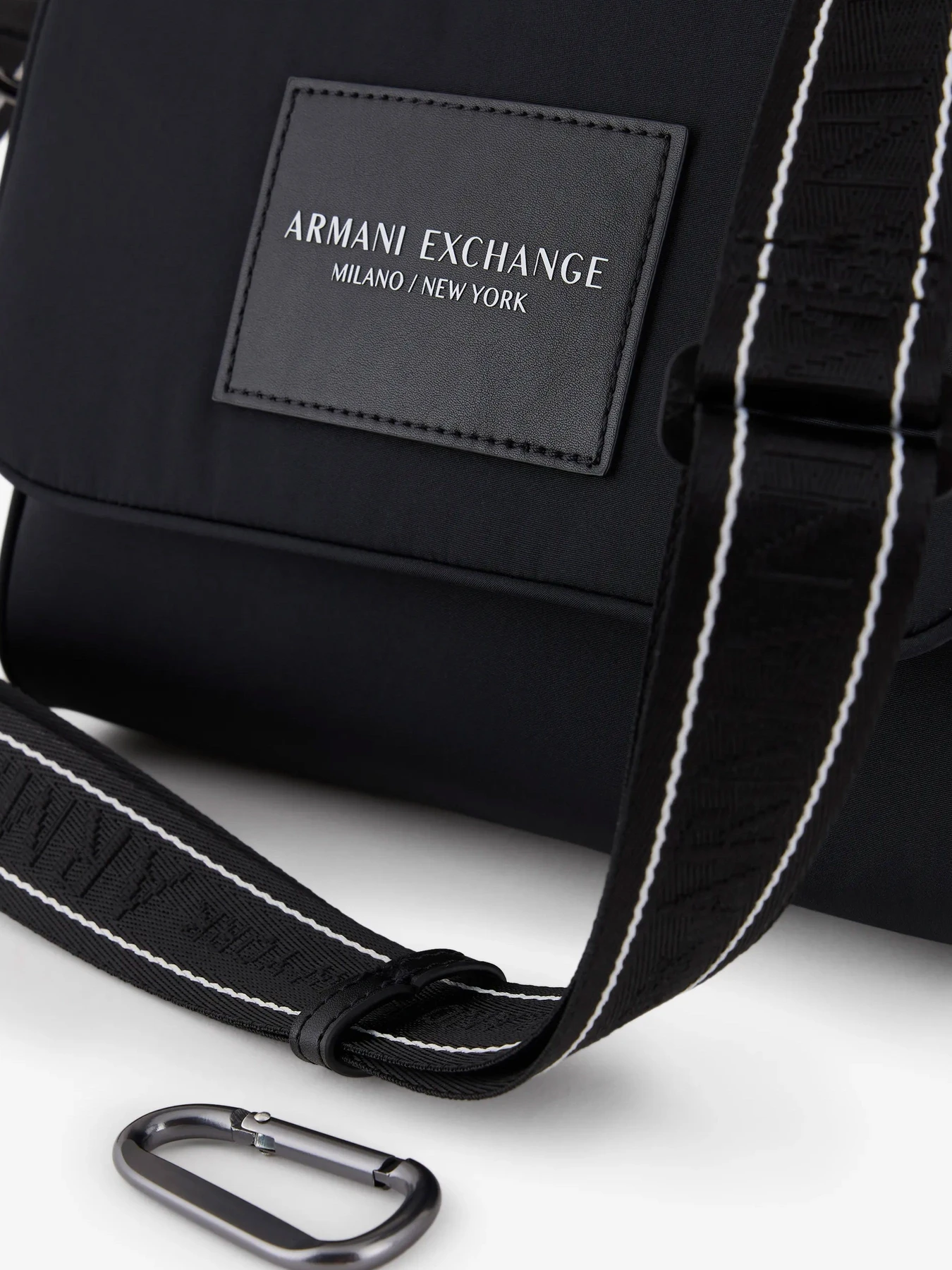Сумки Armani Exchange модель 952559-3F883-00020 Сумки Armani Exchange модель 952559-3F883-00020 Фото