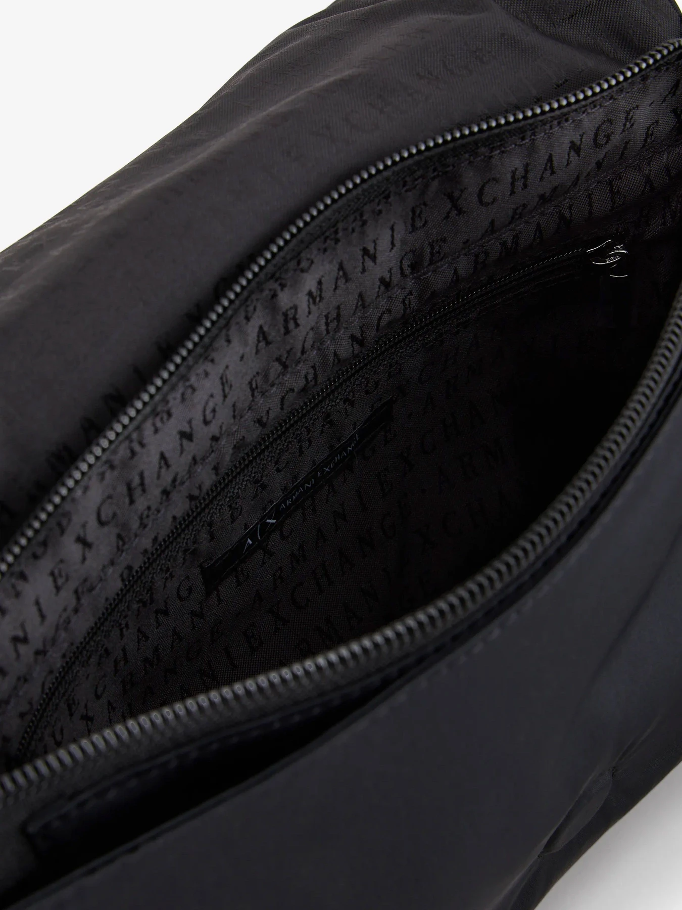 Сумки Armani Exchange модель 952559-3F883-00020 Сумки Armani Exchange модель 952559-3F883-00020 Фото