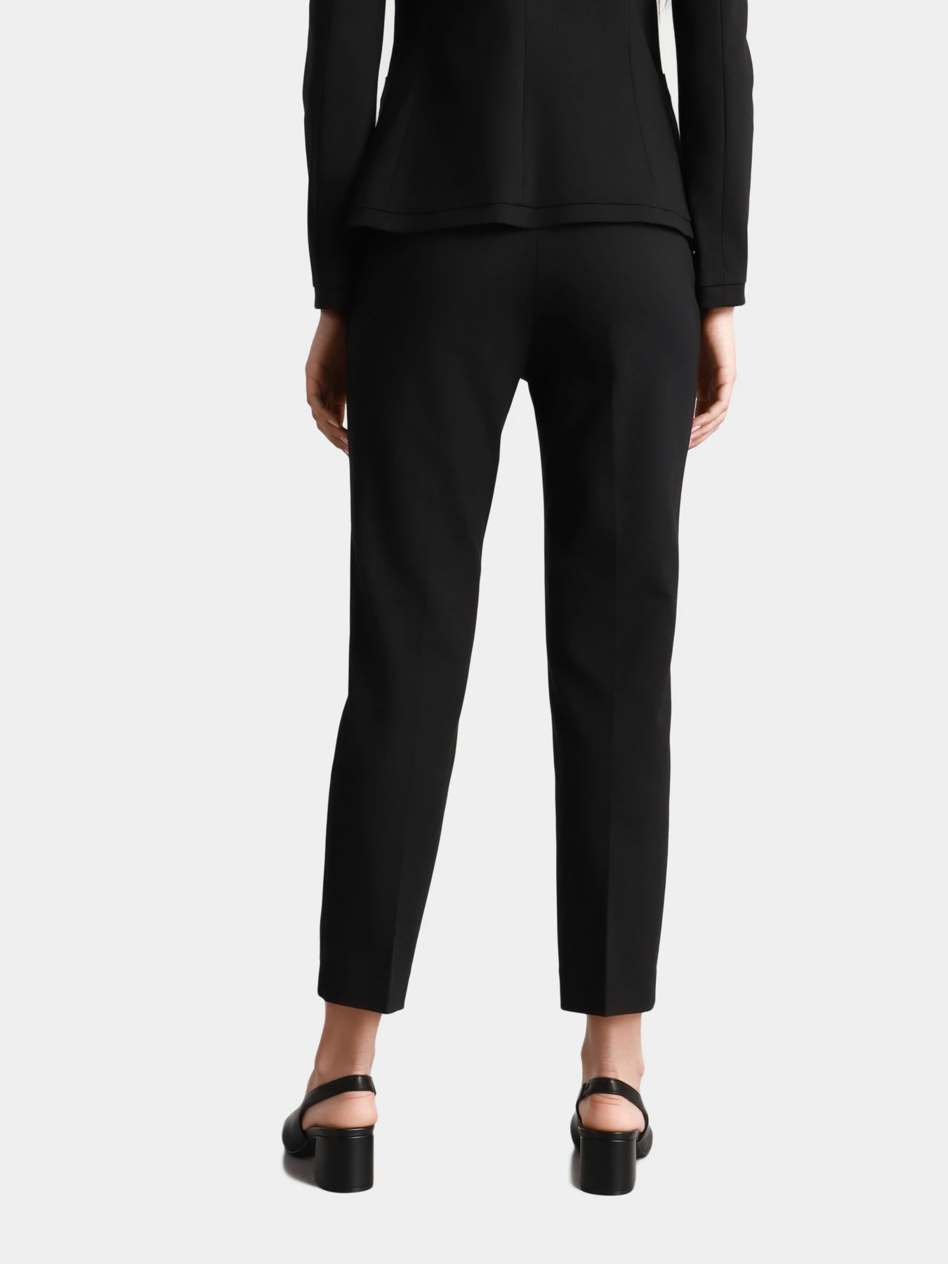 Брюки Emporio Armani модель 3K2P63-2NYSZ-0999 Брюки Emporio Armani модель 3K2P63-2NYSZ-0999 Фото