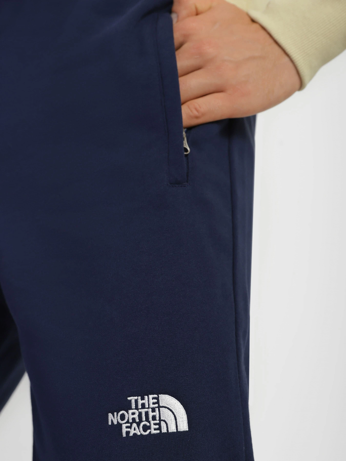 Брюки The North Face модель NF0A4SVQ8K21 Брюки The North Face модель NF0A4SVQ8K21 Фото