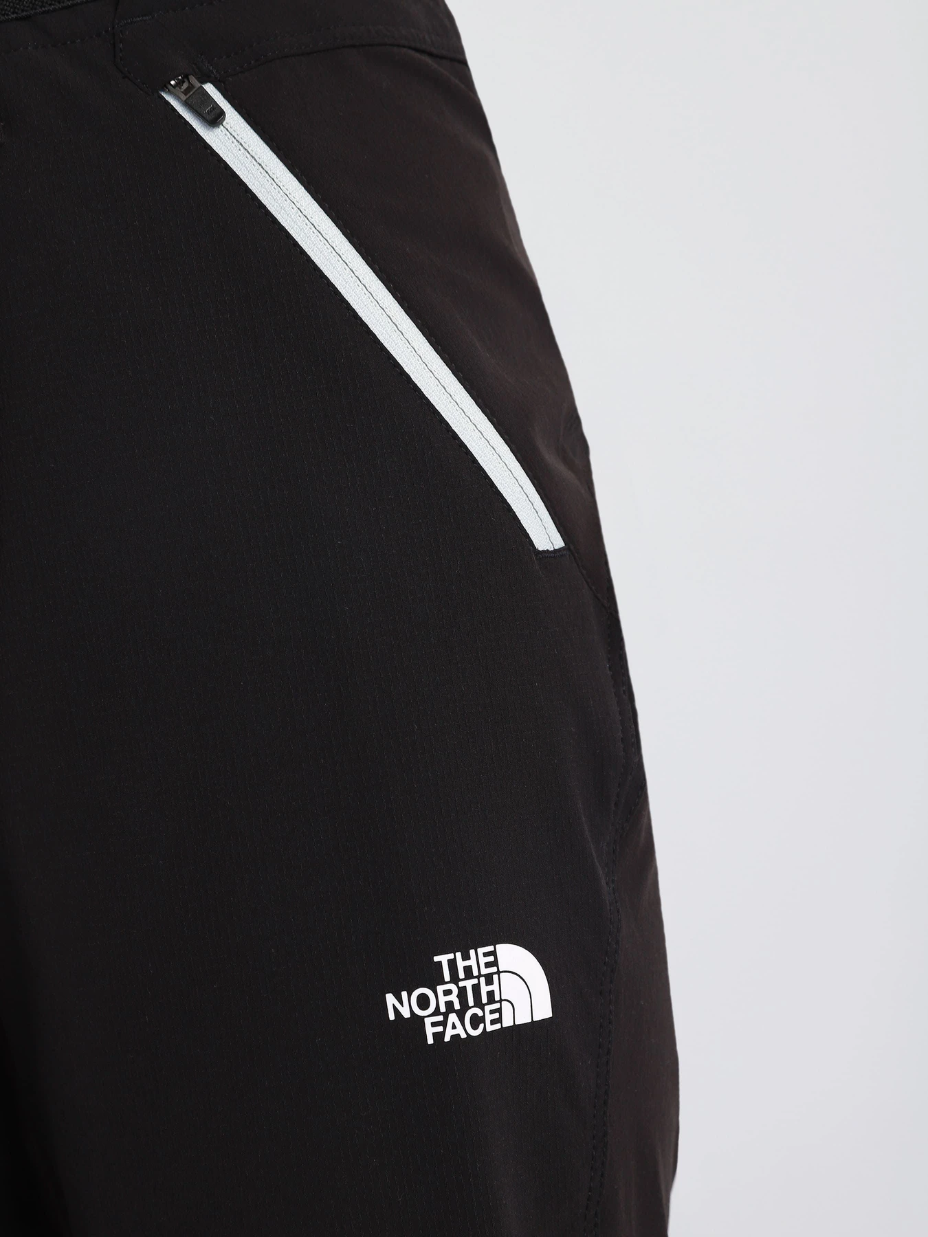 Брюки The North Face модель NF0A3VF8KY41 Брюки The North Face модель NF0A3VF8KY41 Фото
