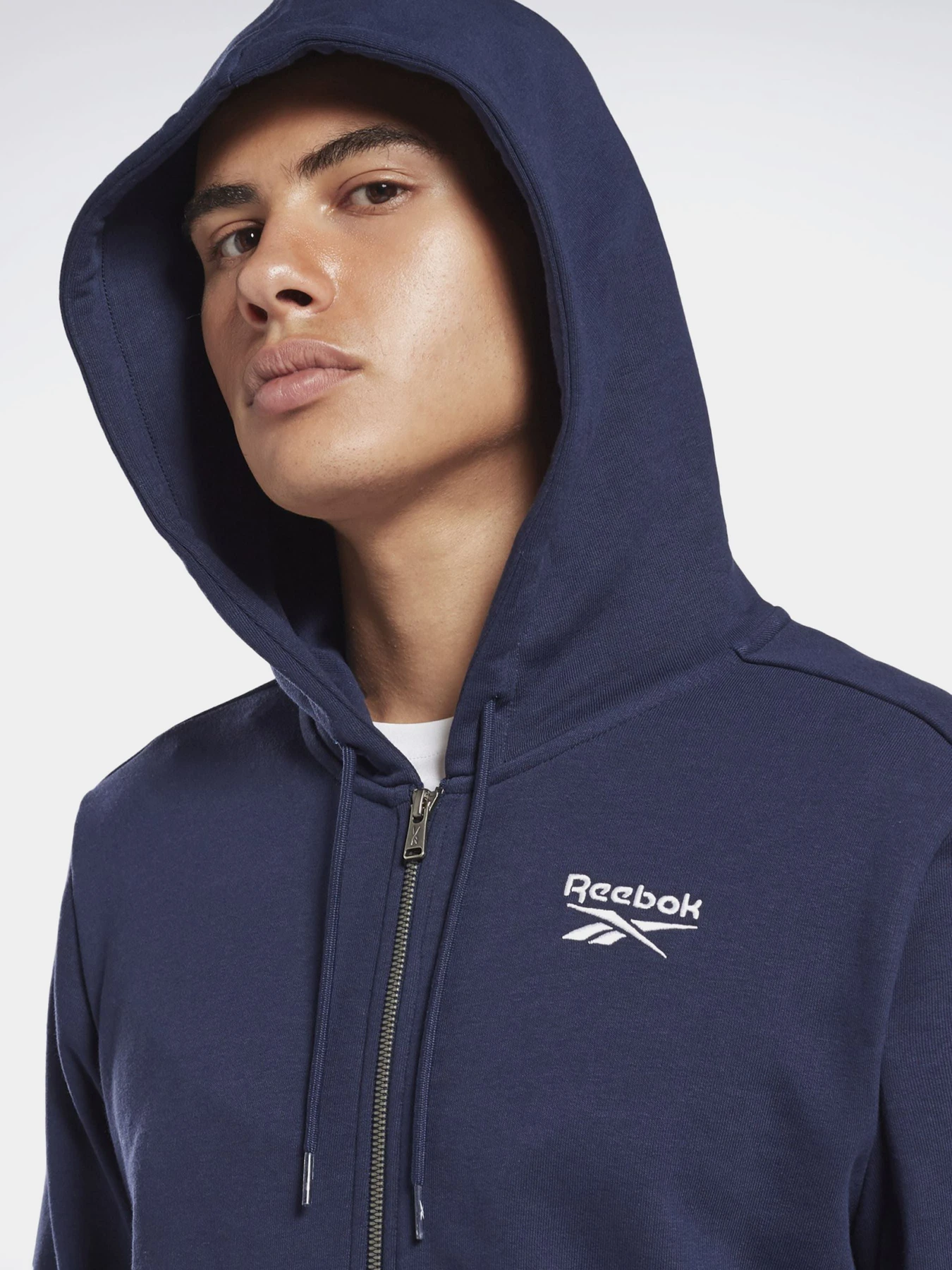 Худи и свитшоты Reebok модель GJ0644 Фото