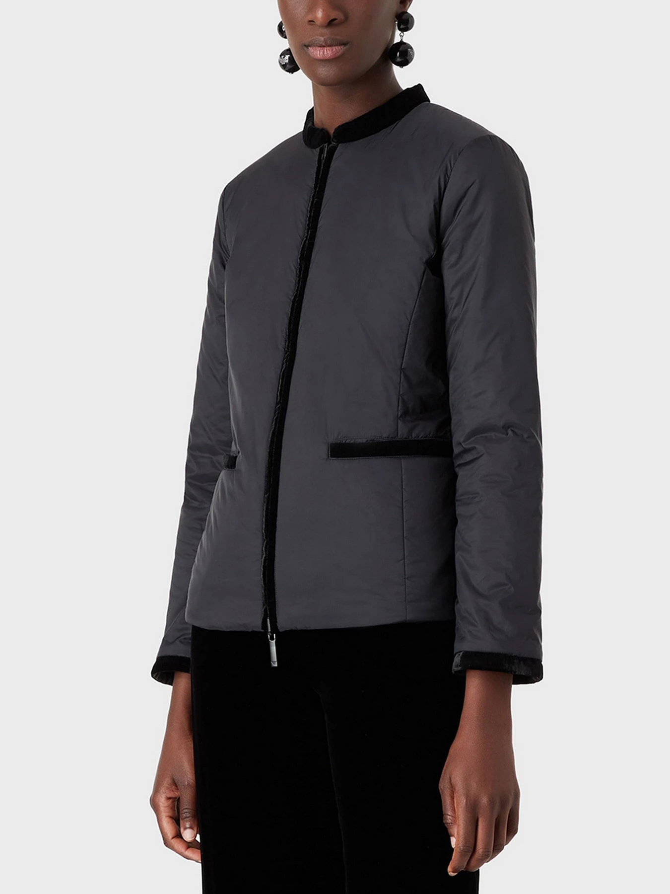 Куртки и дубленки Emporio Armani модель 8N2B01-2NKBZ-0999 Куртки и дубленки Emporio Armani модель 8N2B01-2NKBZ-0999 Фото