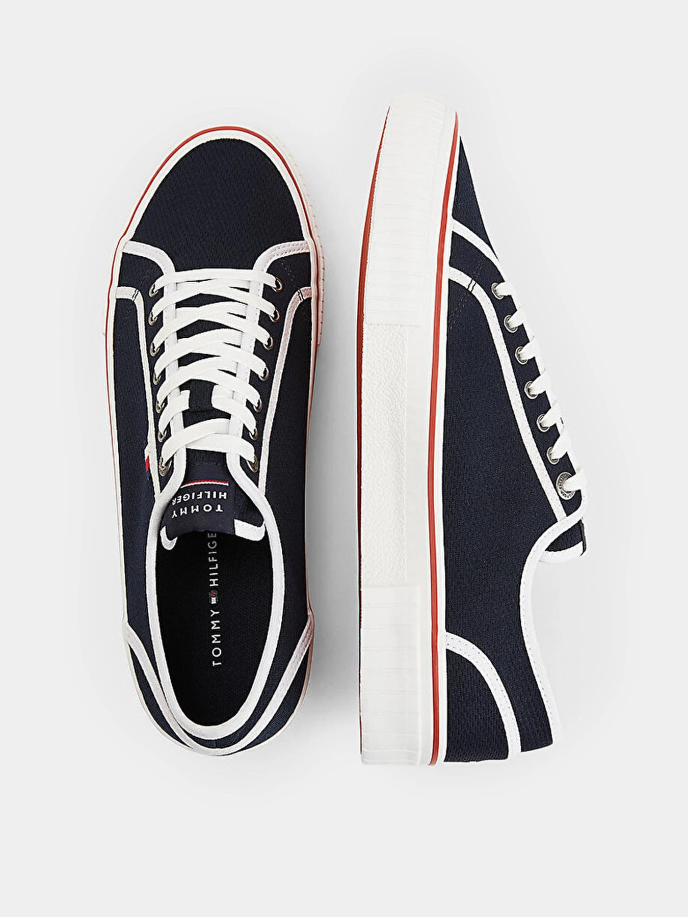 Кроссовки Tommy Hilfiger модель FM0FM04081-DW5 Кроссовки Tommy Hilfiger модель FM0FM04081-DW5 Фото