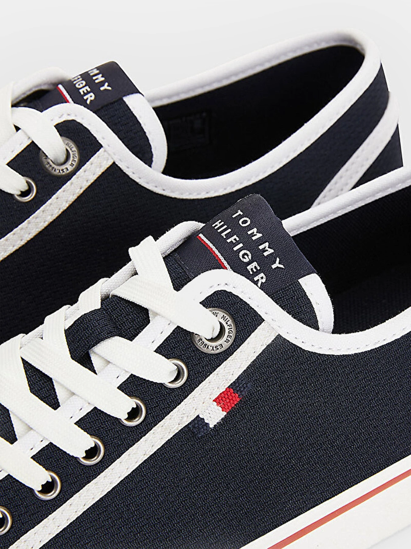 Кроссовки Tommy Hilfiger модель FM0FM04081-DW5 Кроссовки Tommy Hilfiger модель FM0FM04081-DW5 Фото