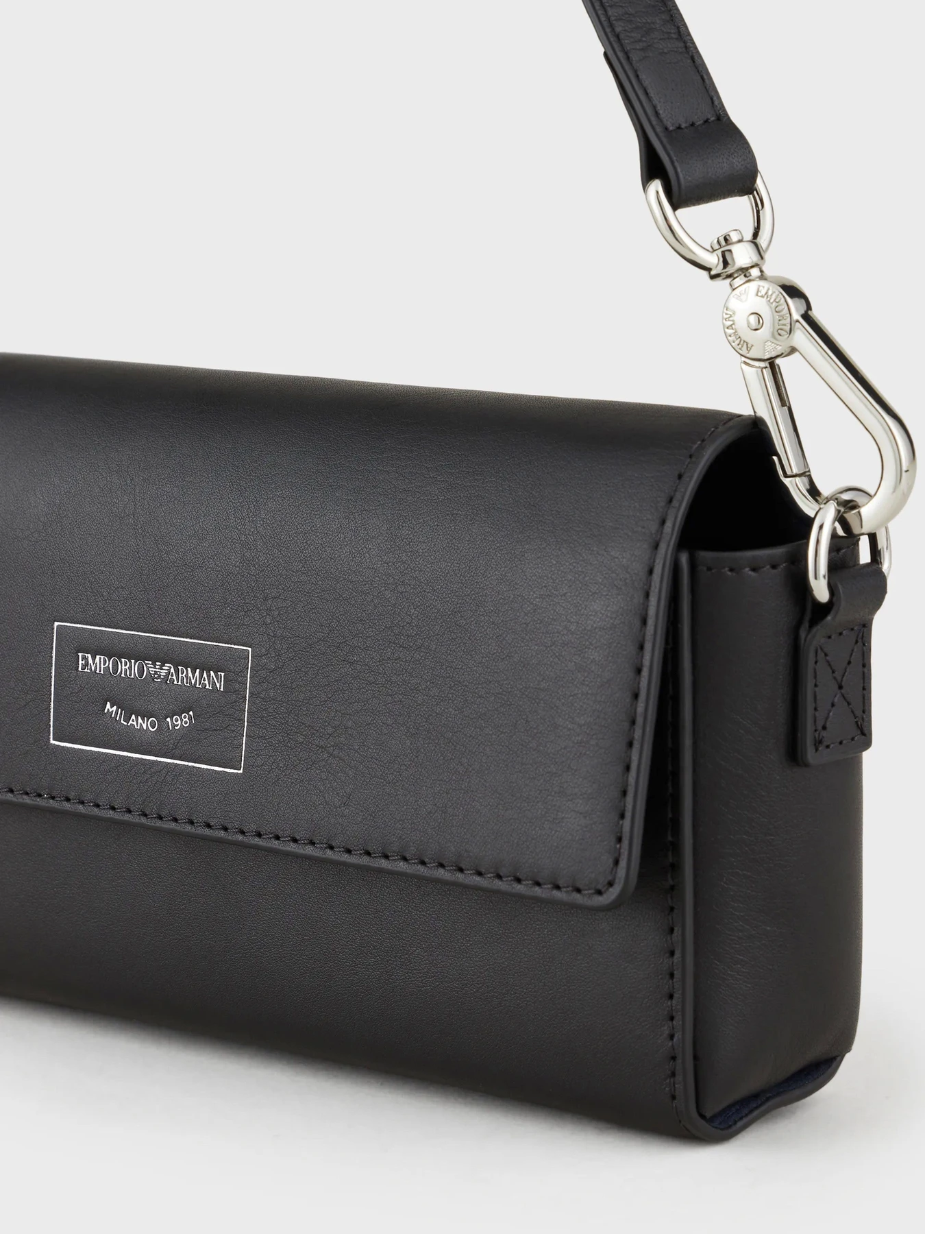 Сумки Emporio Armani модель Y3H301-Y478E-80001 Фото