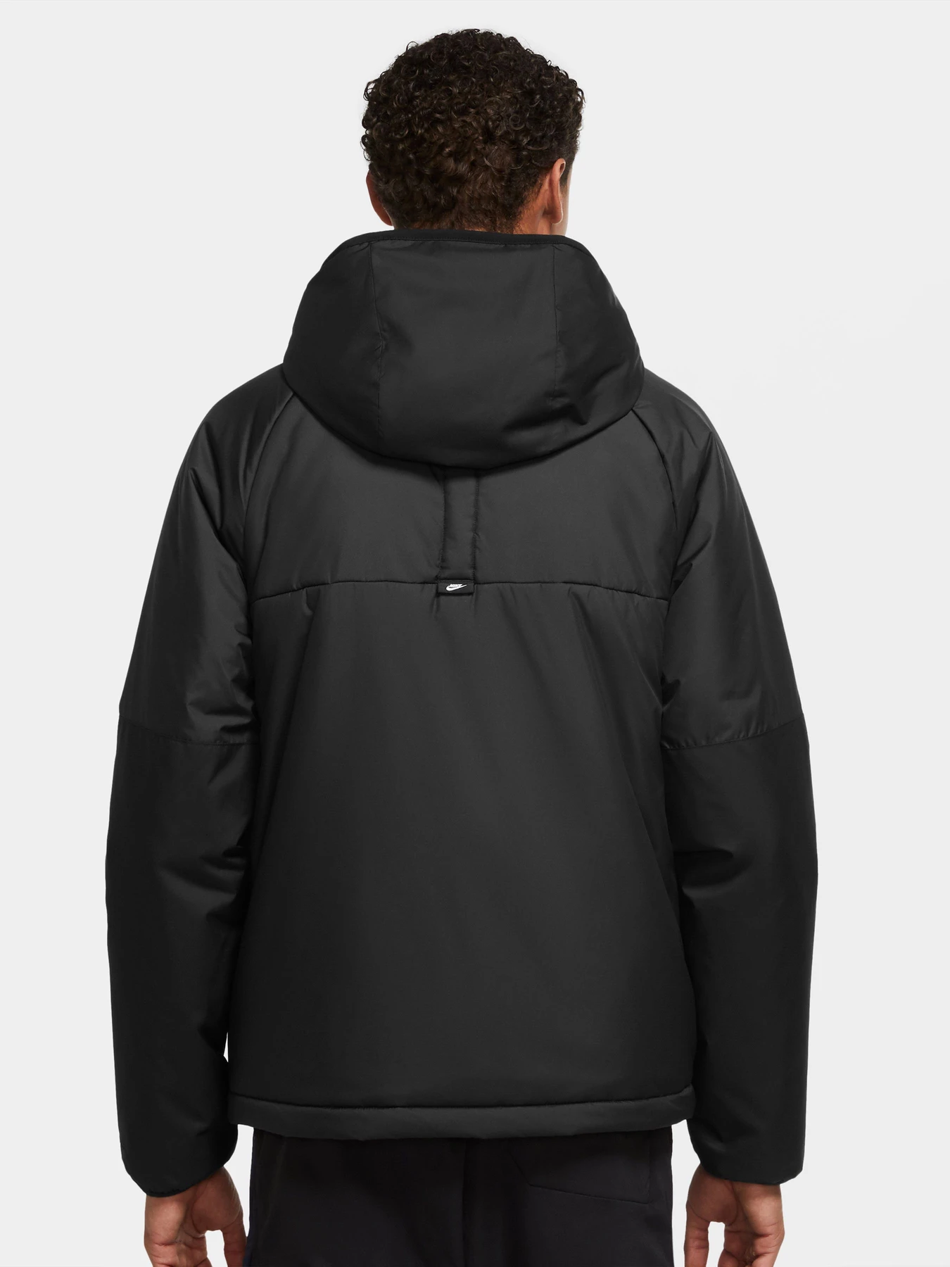 Куртки и дубленки NIKE модель DD6857-011 Куртки и дубленки NIKE модель DD6857-011 Фото