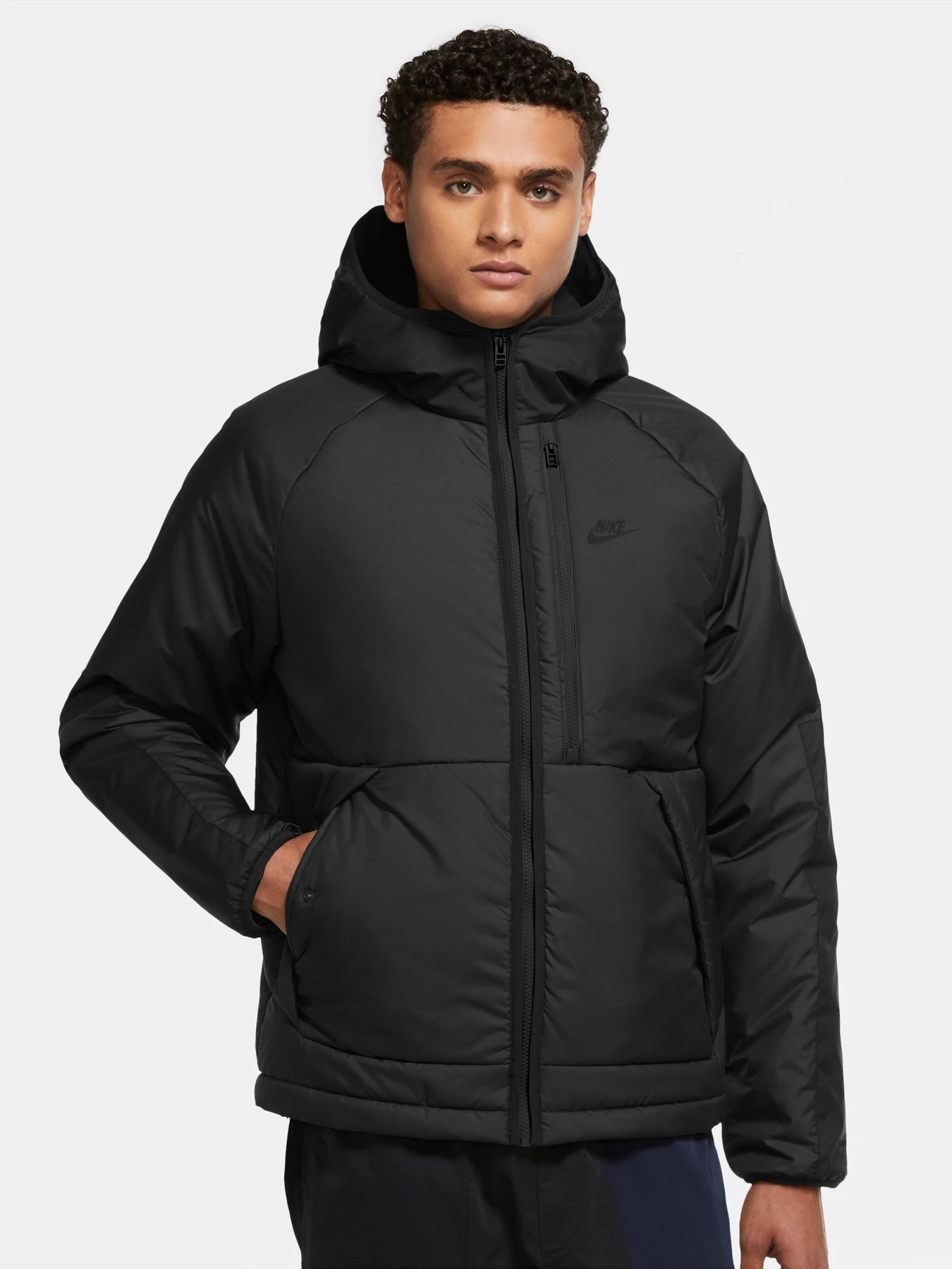 Куртки и дубленки NIKE модель DD6857-011 Куртки и дубленки NIKE модель DD6857-011 Фото