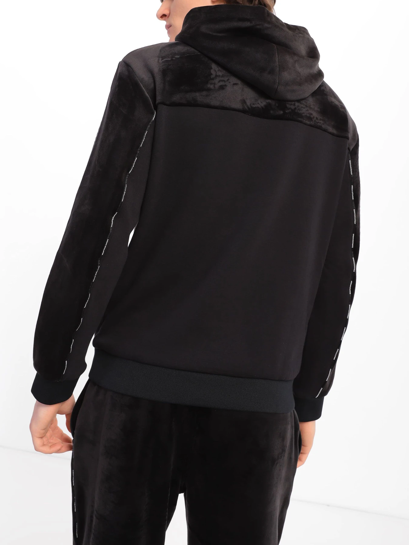 Худи и свитшоты Armani Exchange модель 6LZMKA-ZJ6LZ-1200 Худи и свитшоты Armani Exchange модель 6LZMKA-ZJ6LZ-1200 Фото
