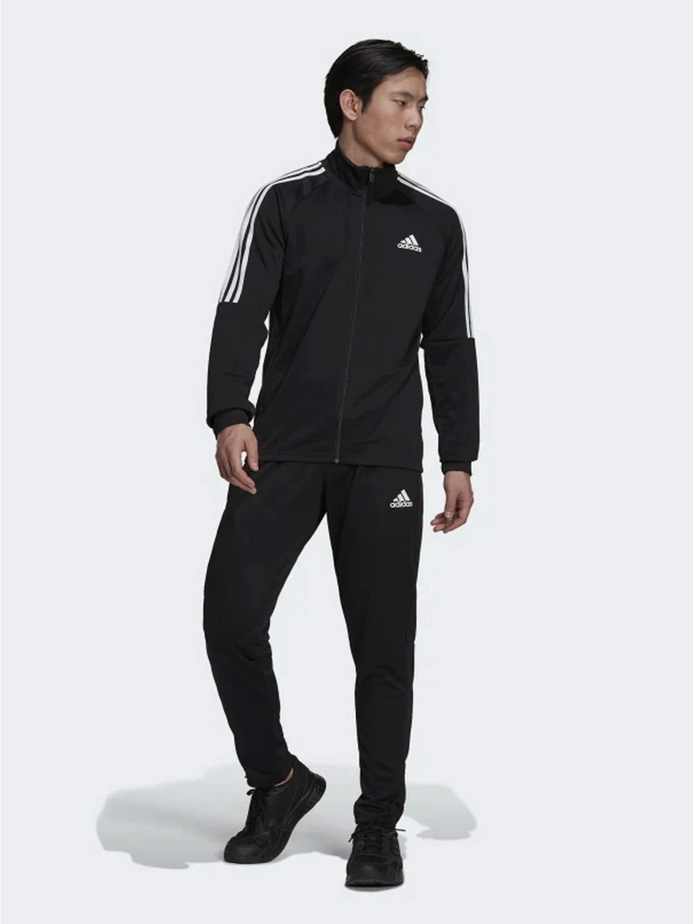 Костюмы Adidas модель H28922 Костюмы Adidas модель H28922 Фото