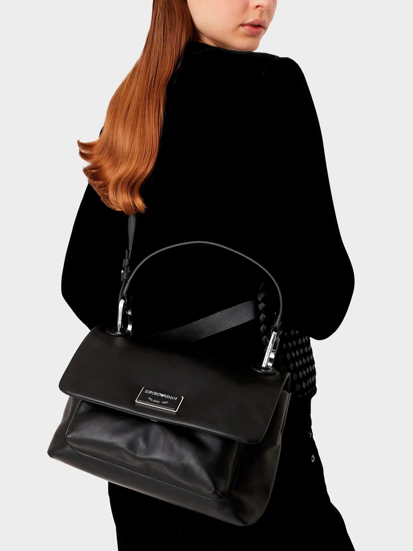 Сумки Emporio Armani модель Y3A148-Y478E-80001 Сумки Emporio Armani модель Y3A148-Y478E-80001 Фото