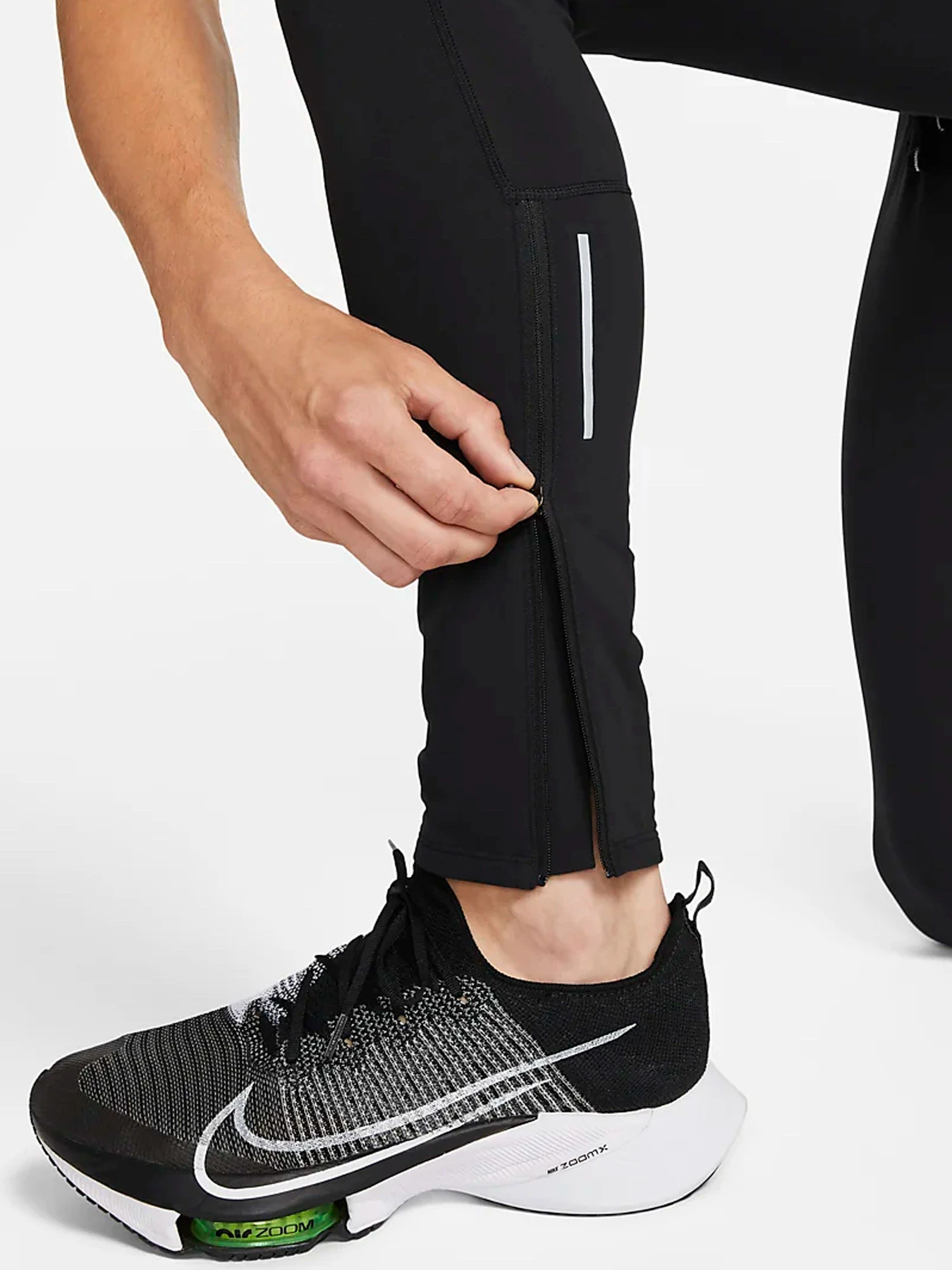 Брюки NIKE модель DD6700-010 Брюки NIKE модель DD6700-010 Фото