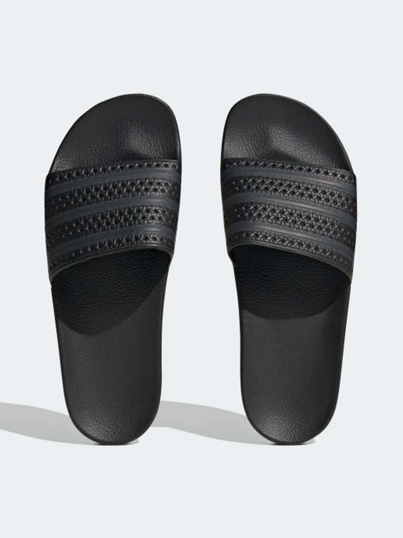 Шлёпанцы Adidas модель FZ6452 Шлёпанцы Adidas модель FZ6452 Фото