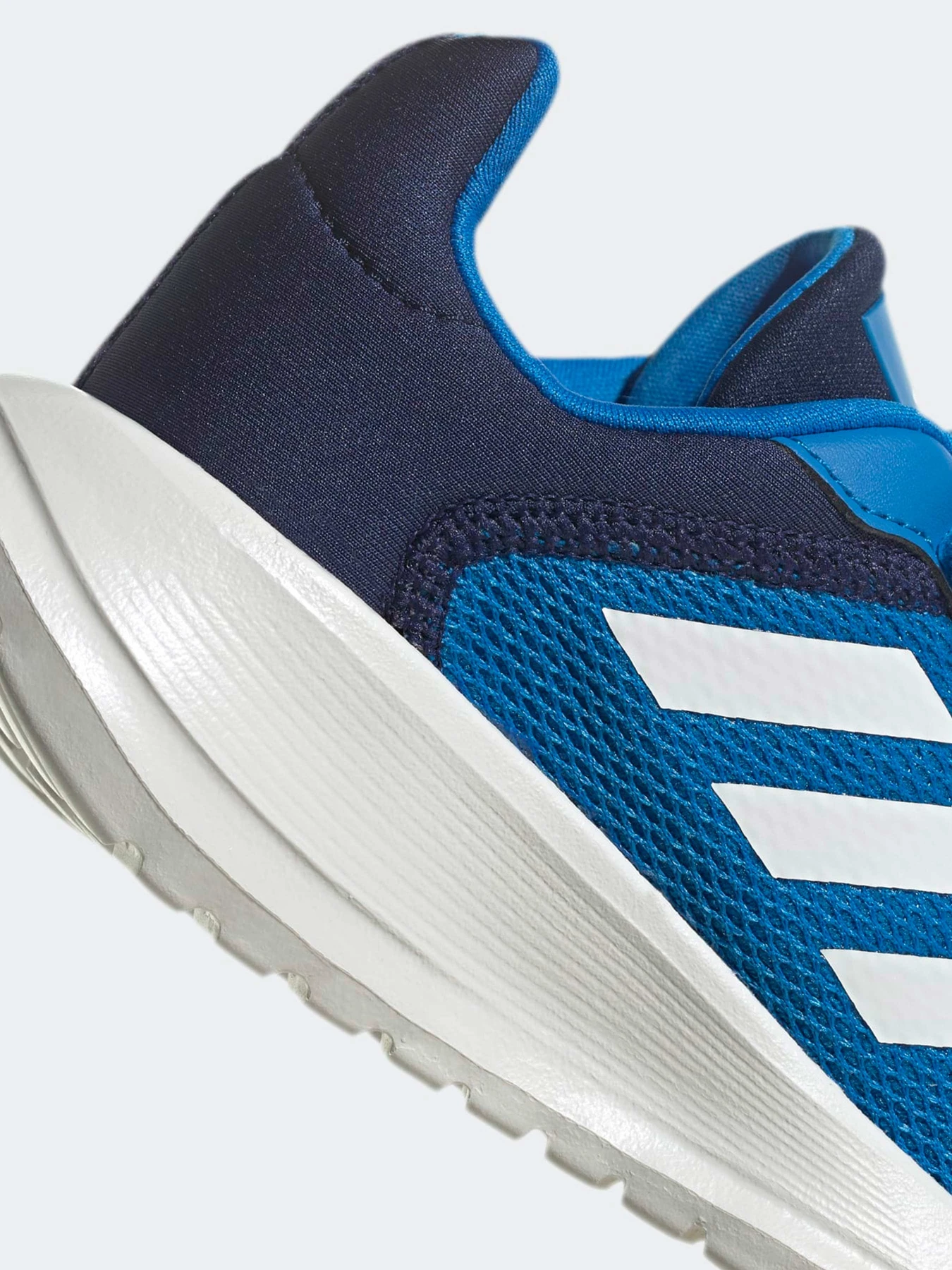 Кроссовки Adidas модель GW0393 Кроссовки Adidas модель GW0393 Фото