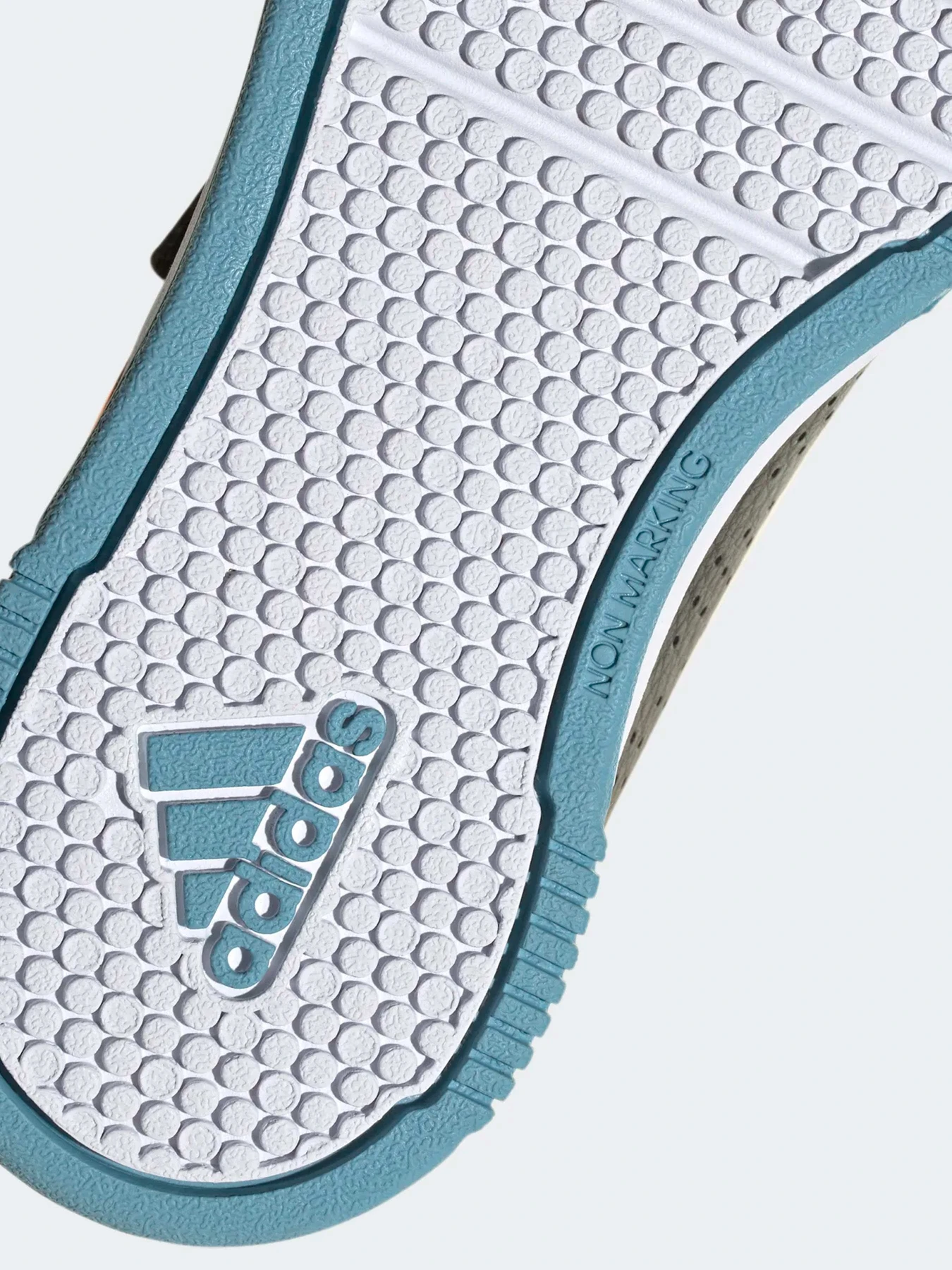 Кроссовки Adidas модель H06310 Кроссовки Adidas модель H06310 Фото