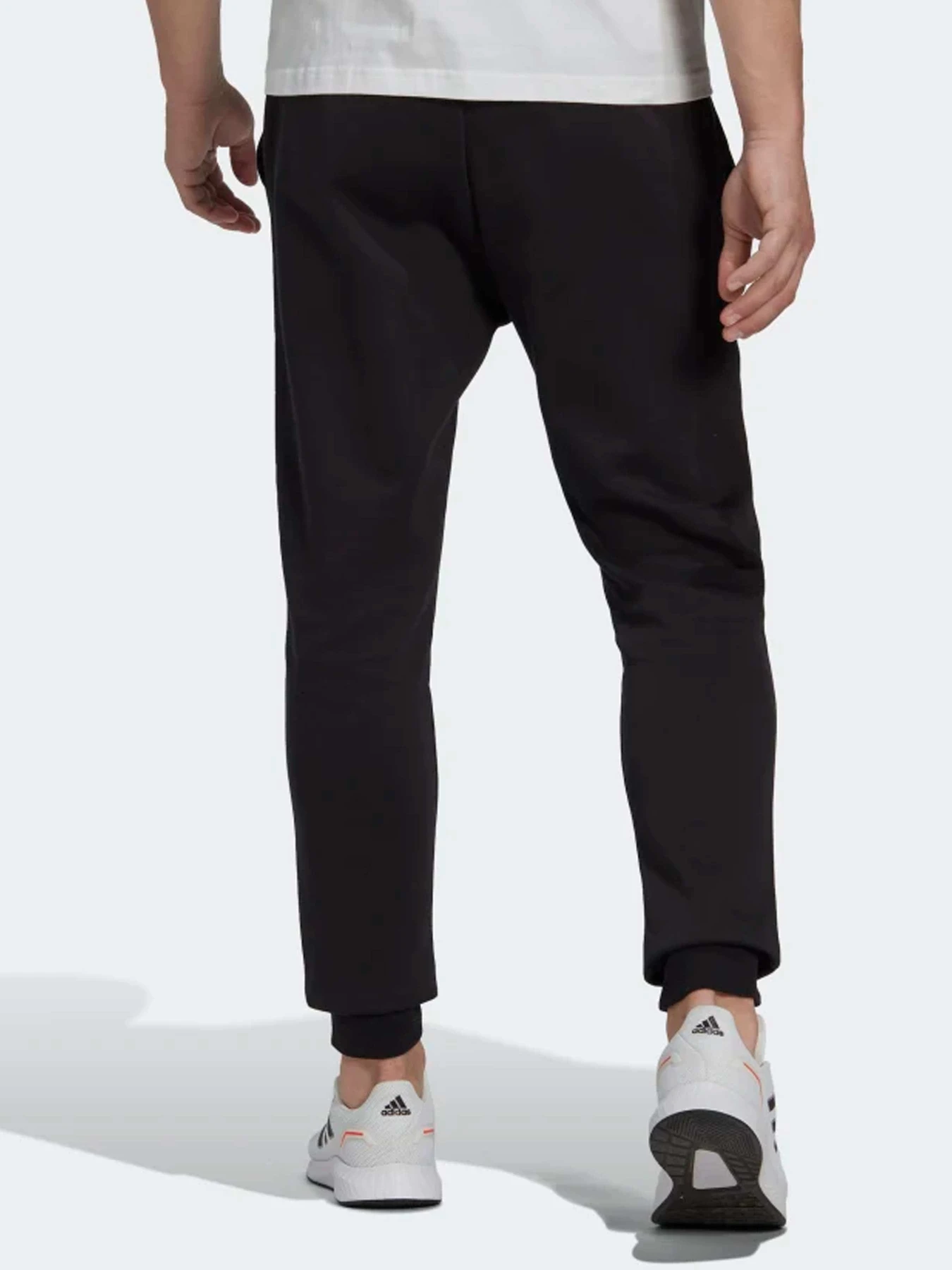 Брюки Adidas модель HL2236 Брюки Adidas модель HL2236 Фото