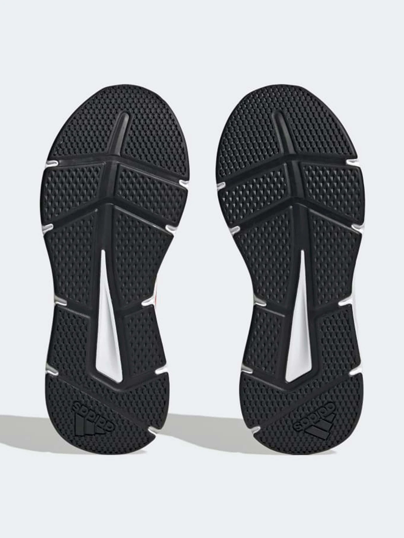 Кроссовки Adidas модель HP2428 Кроссовки Adidas модель HP2428 Фото