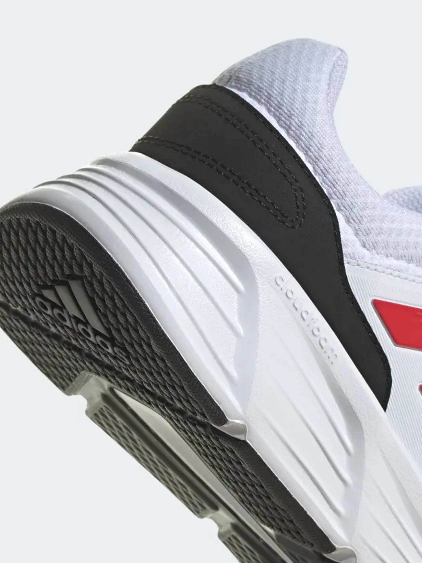 Кроссовки Adidas модель HP2428 Кроссовки Adidas модель HP2428 Фото