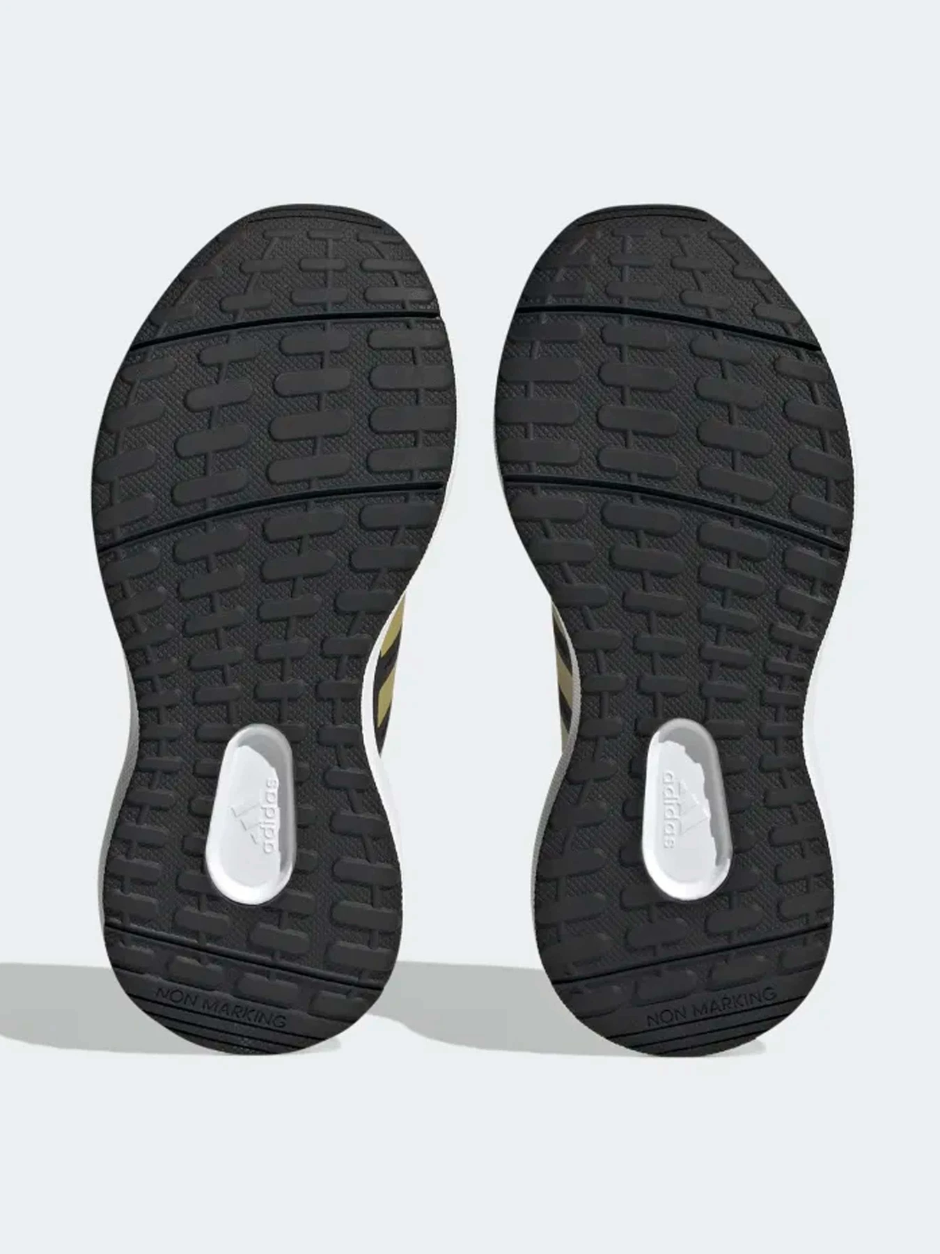 Кроссовки Adidas модель HP5442 Кроссовки Adidas модель HP5442 Фото