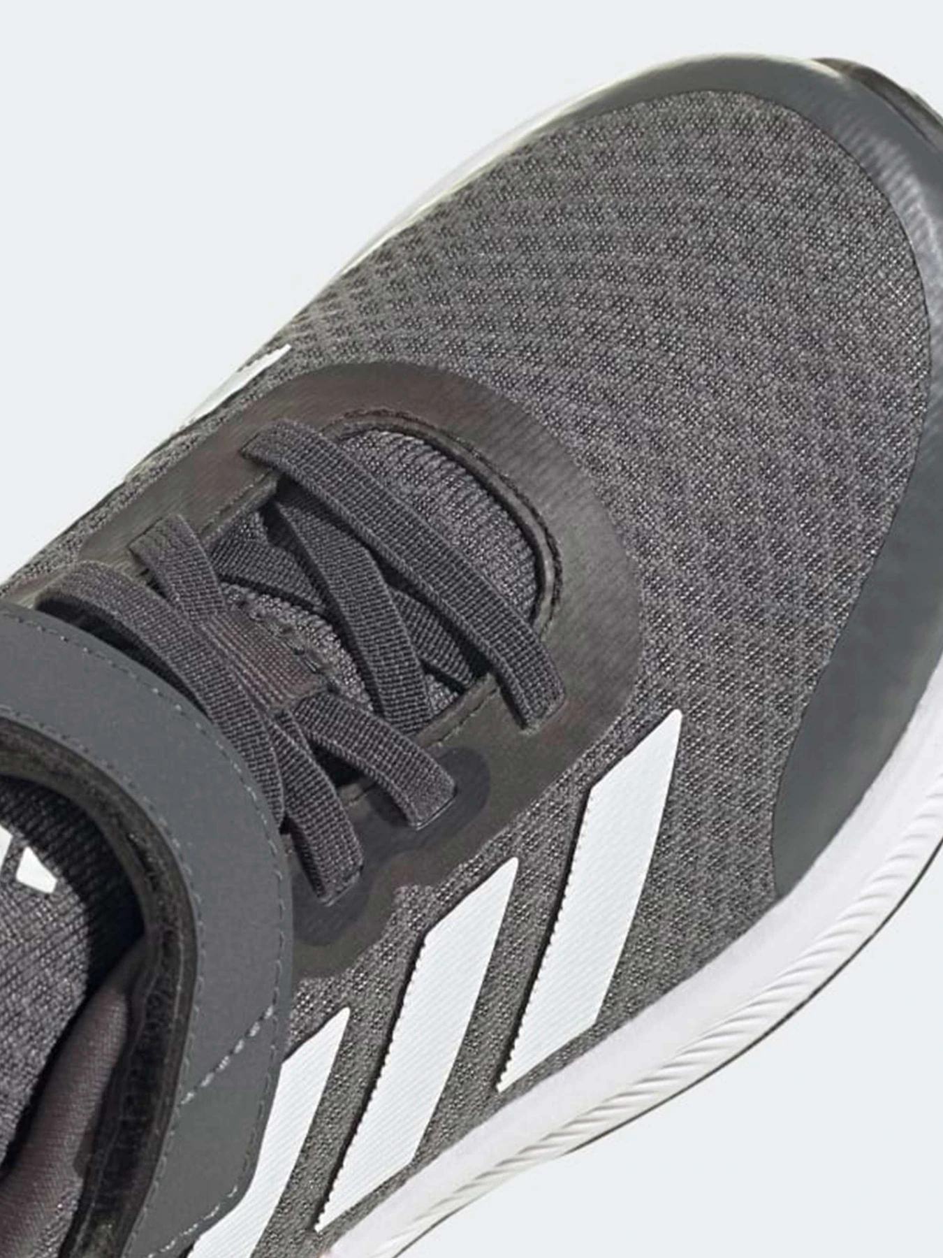 Кроссовки Adidas модель HP5873 Кроссовки Adidas модель HP5873 Фото