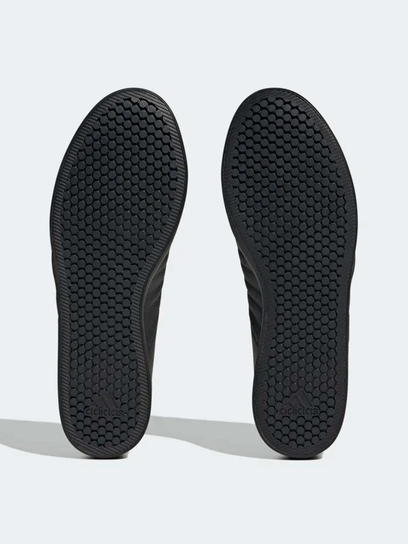 Кроссовки Adidas модель HP6008 Кроссовки Adidas модель HP6008 Фото