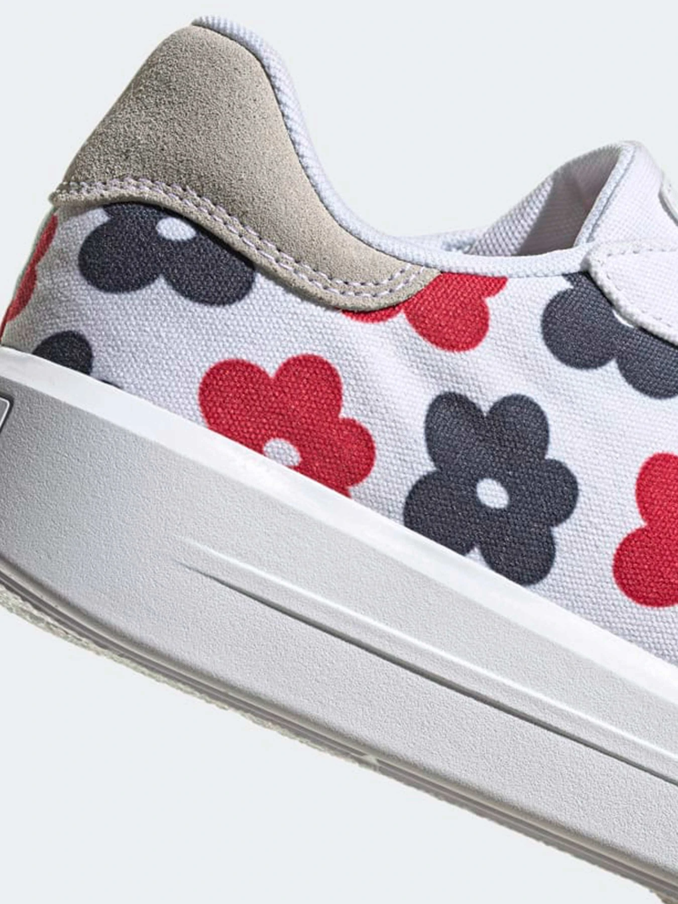 Кроссовки Adidas модель HP9438 Кроссовки Adidas модель HP9438 Фото