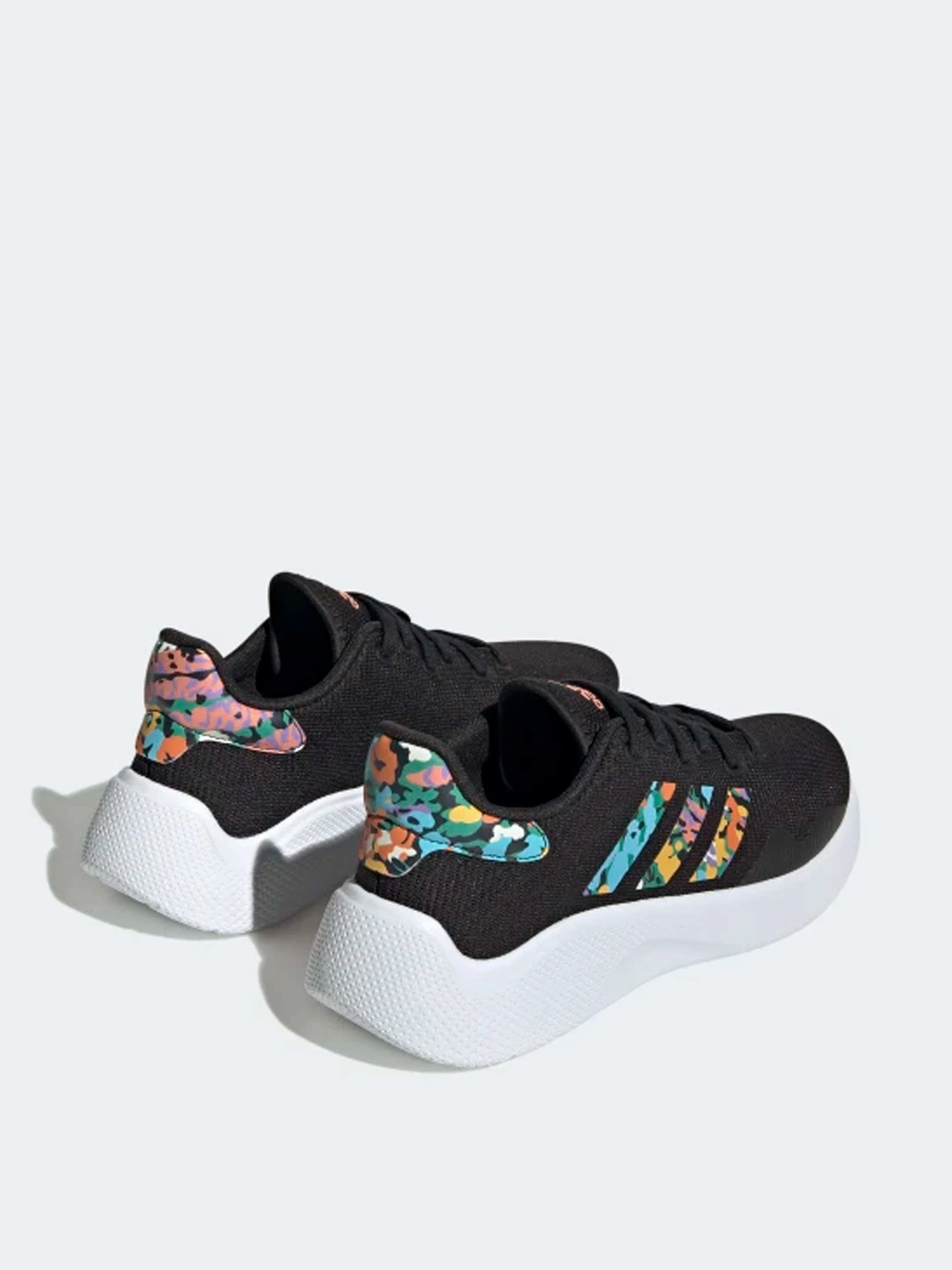 Кроссовки Adidas модель HQ1726 Кроссовки Adidas модель HQ1726 Фото
