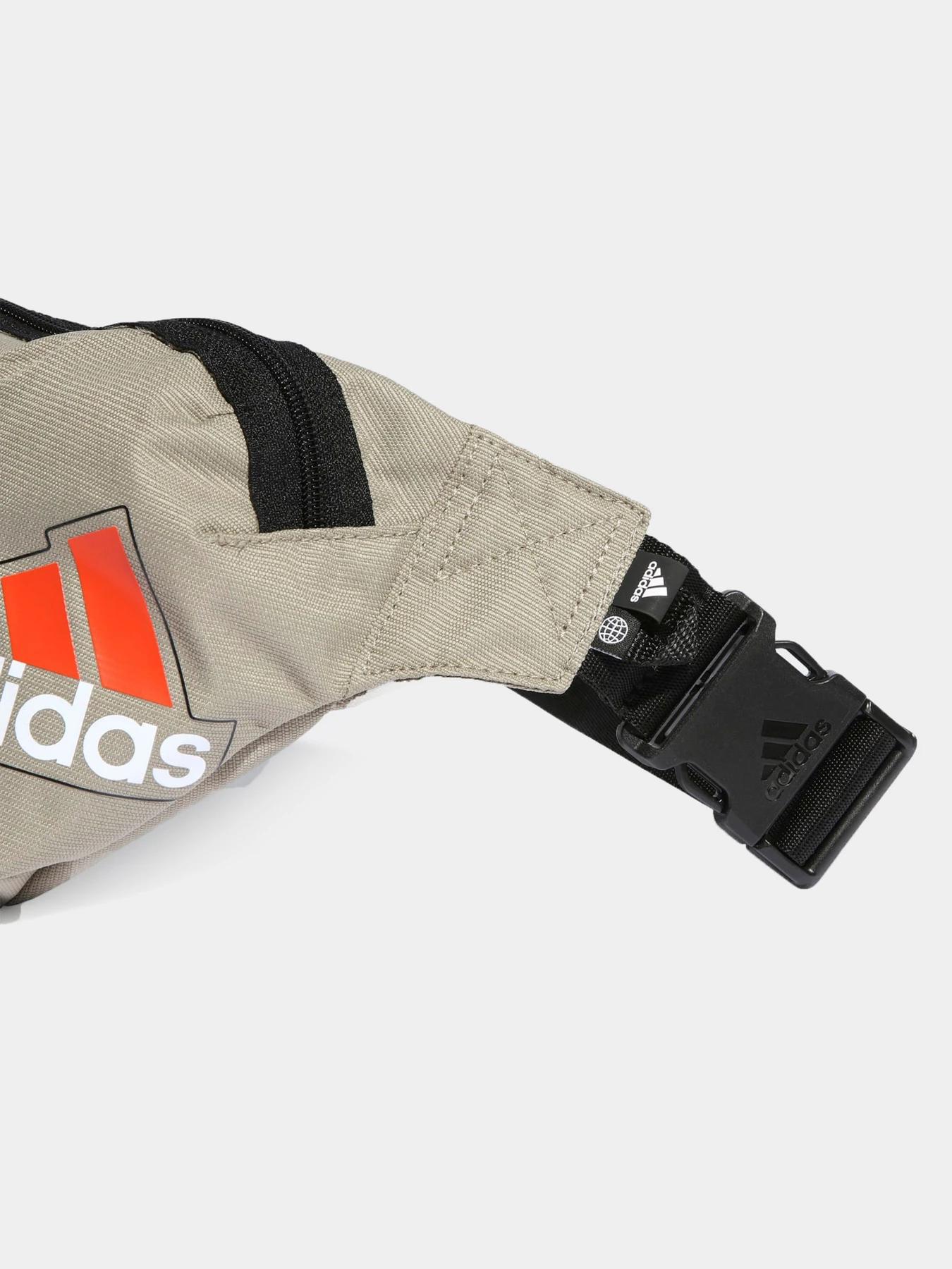 Сумки Adidas модель HT4758 Сумки Adidas модель HT4758 Фото