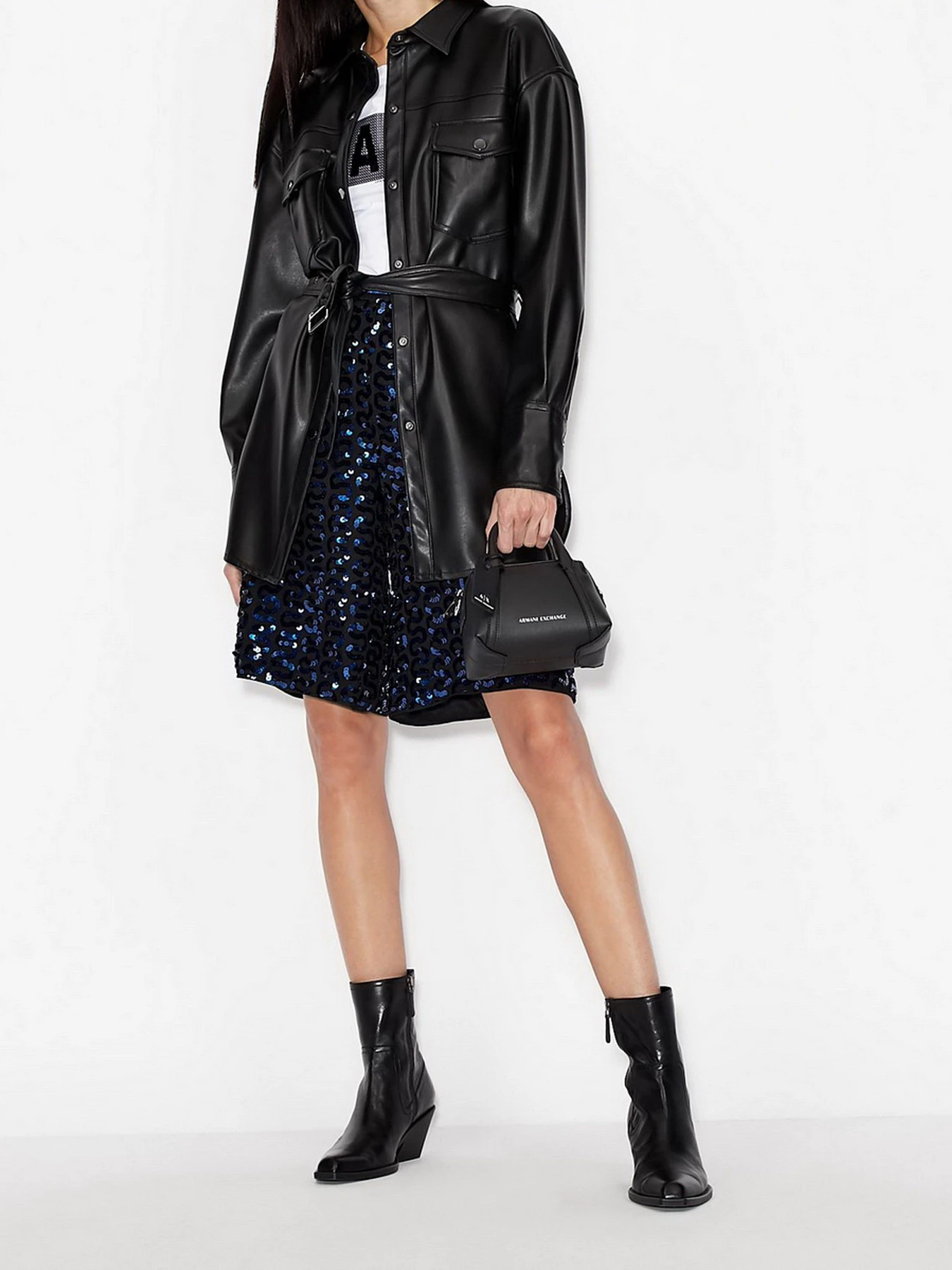 Шорты Armani Exchange модель 6KYS46-YN3BZ-15AN Шорты Armani Exchange модель 6KYS46-YN3BZ-15AN Фото