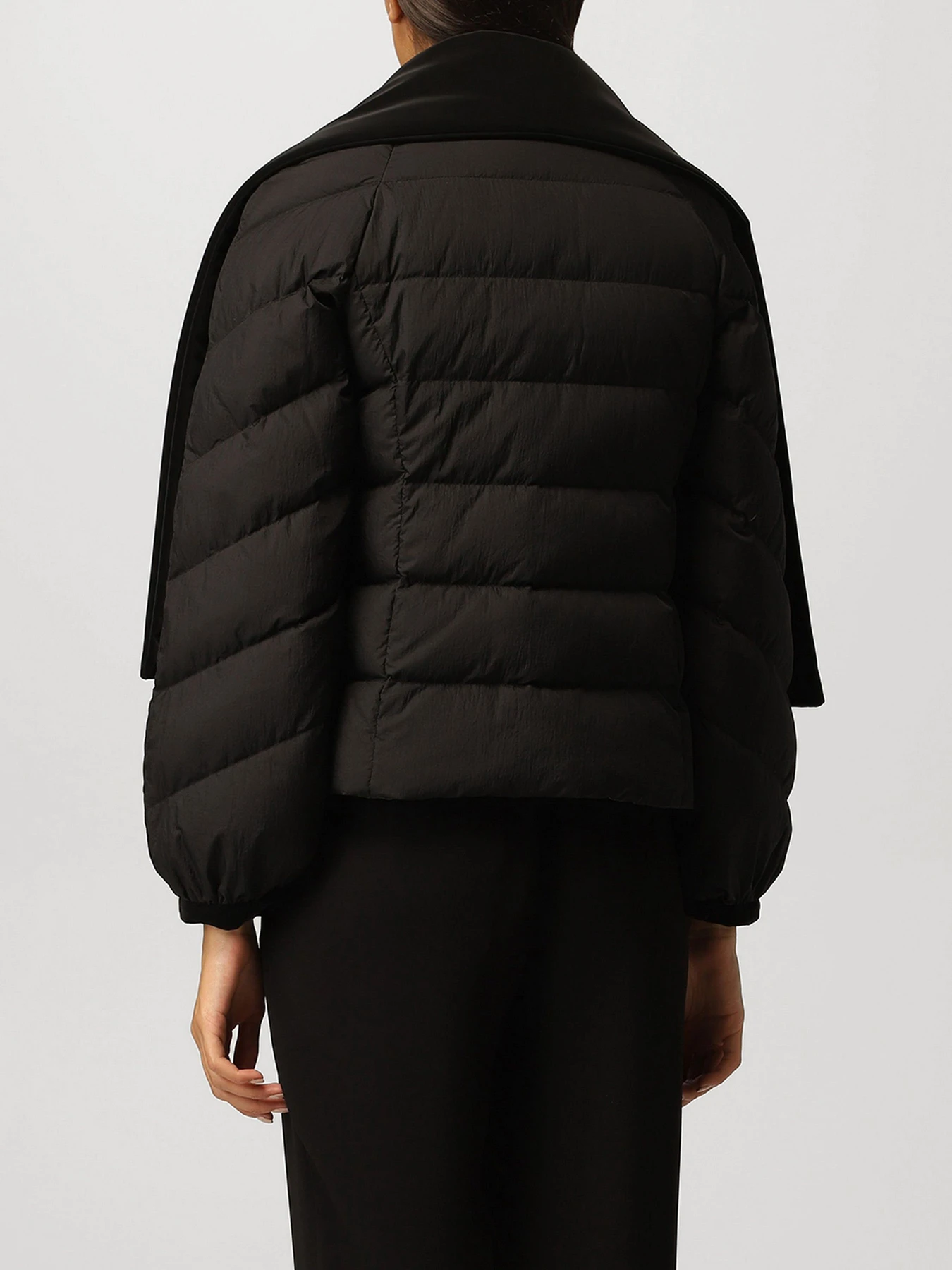 Куртки и дубленки Emporio Armani модель 6K2B69-2NJGZ-0999 Куртки и дубленки Emporio Armani модель 6K2B69-2NJGZ-0999 Фото