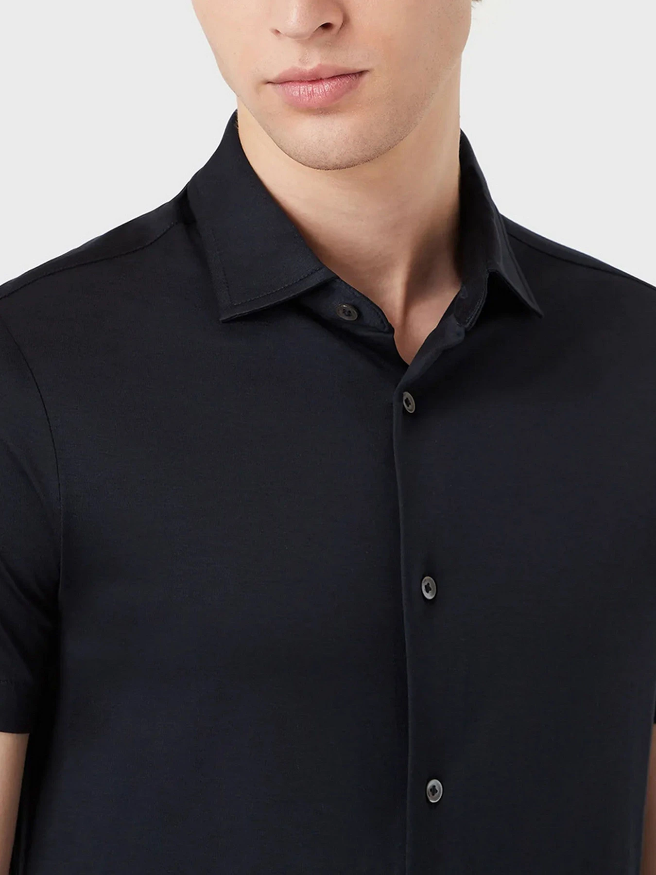 Рубашки Emporio Armani модель 8N1CG0-1JUVZ-0920 Рубашки Emporio Armani модель 8N1CG0-1JUVZ-0920 Фото