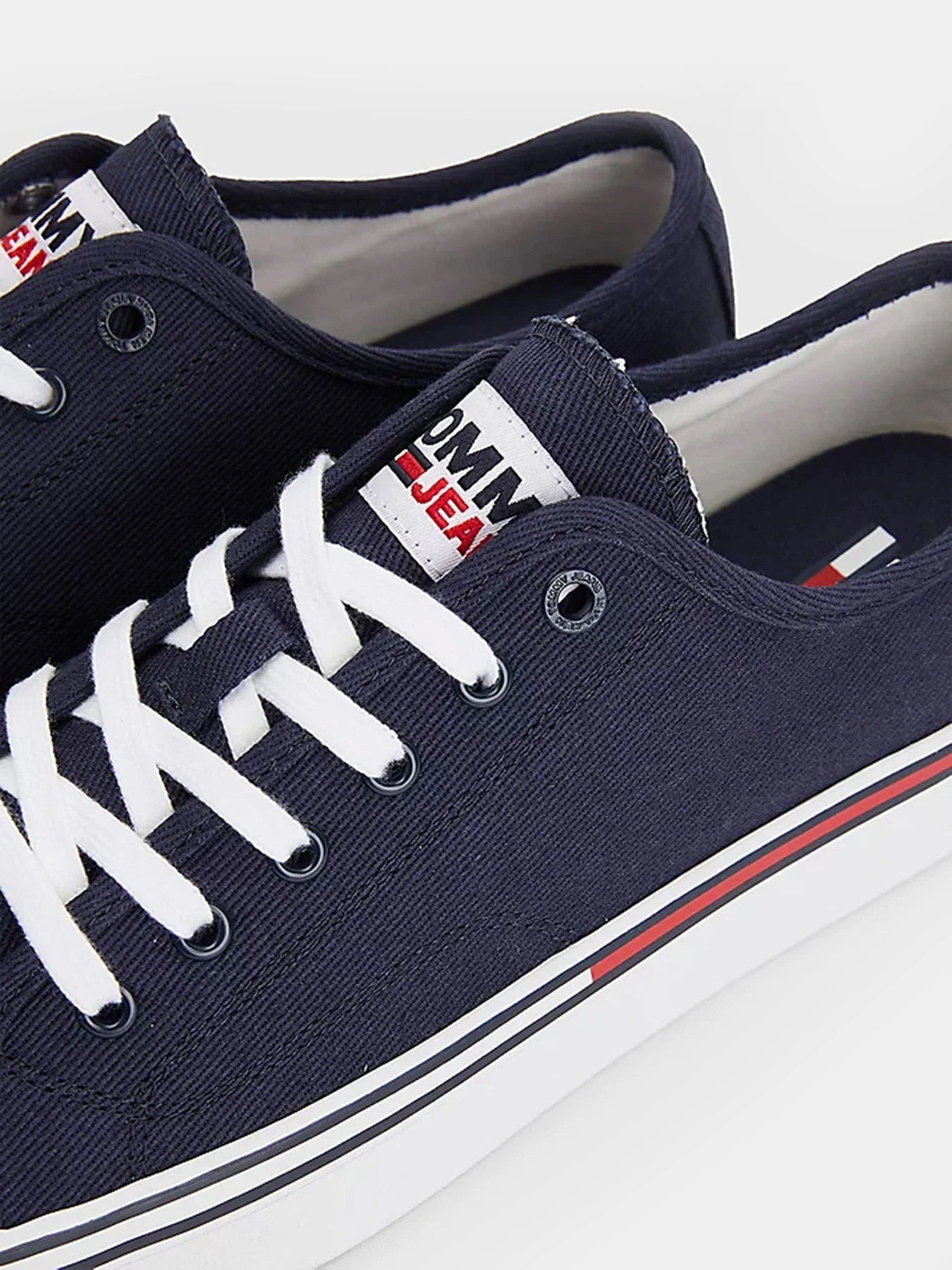 Кеды Tommy Hilfiger модель EM0EM00962-C87 Кеды Tommy Hilfiger модель EM0EM00962-C87 Фото